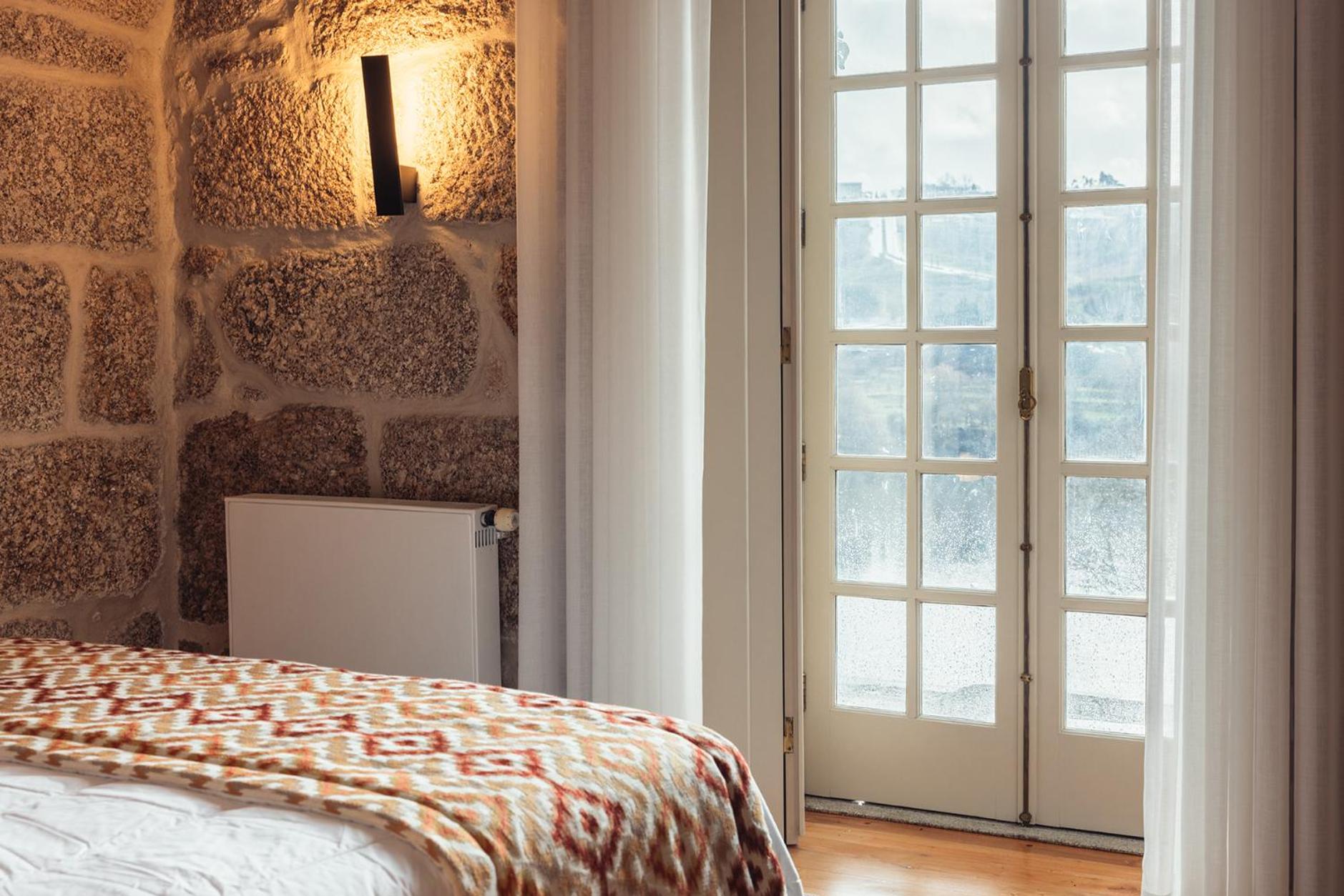 Deluxe Double Room - Photo 15