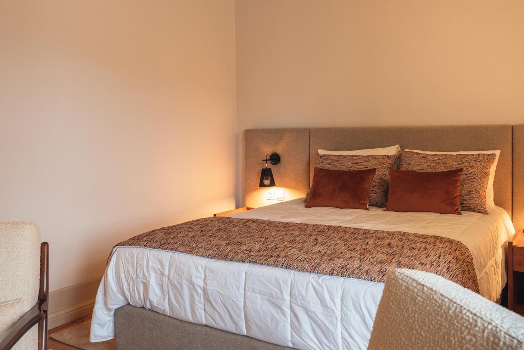 Double Room with Patio - Photo 15