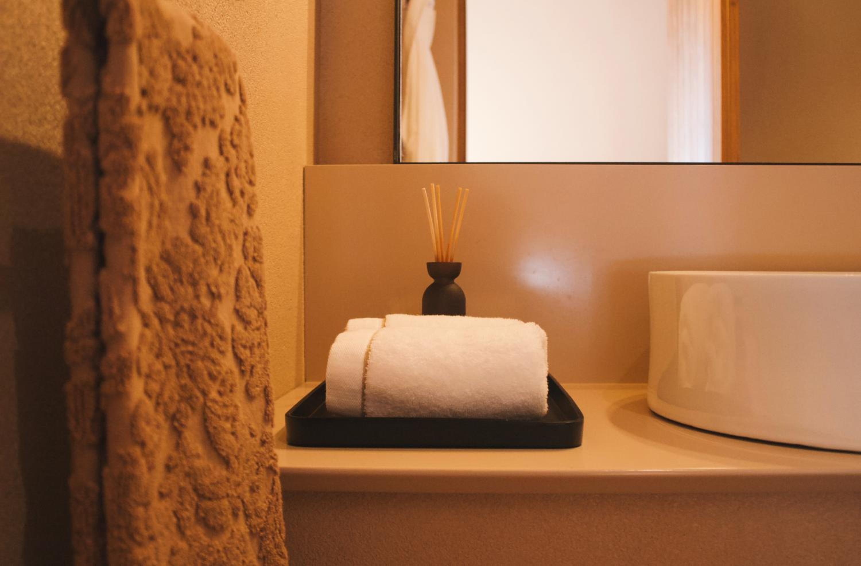 Standard Suite - Photo 11