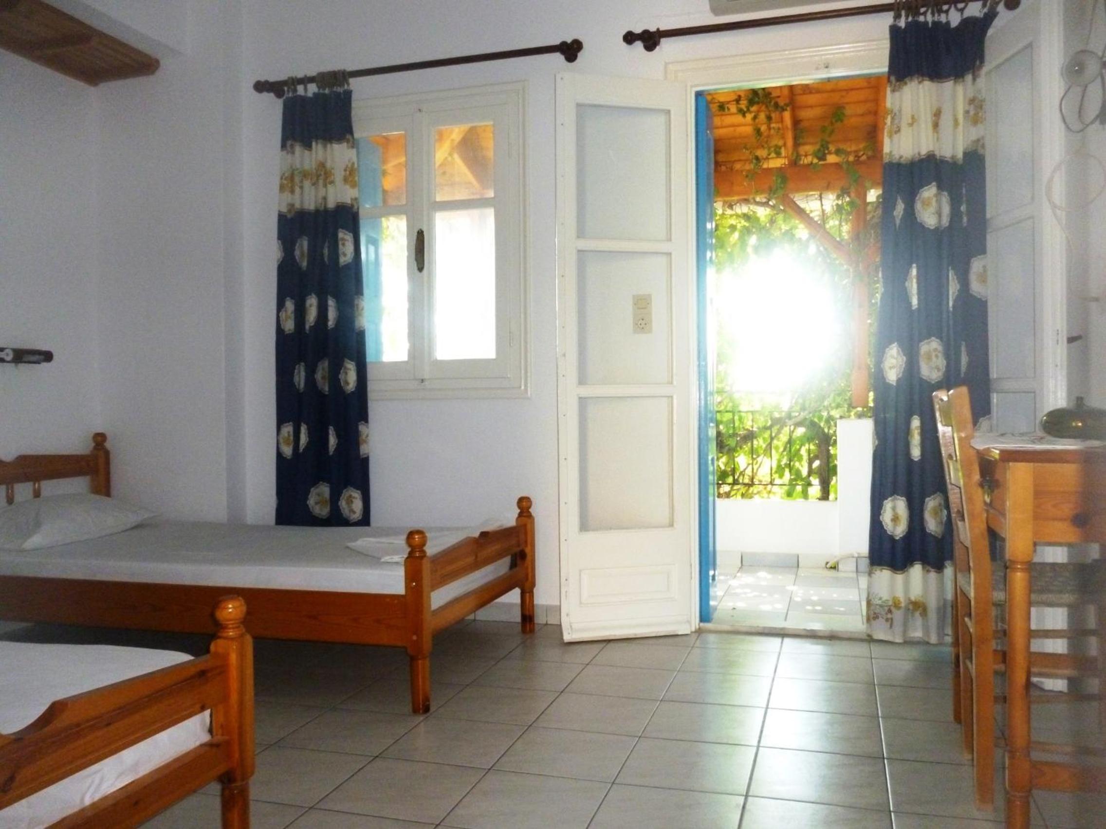 Apartment with Sea View - Photo 9