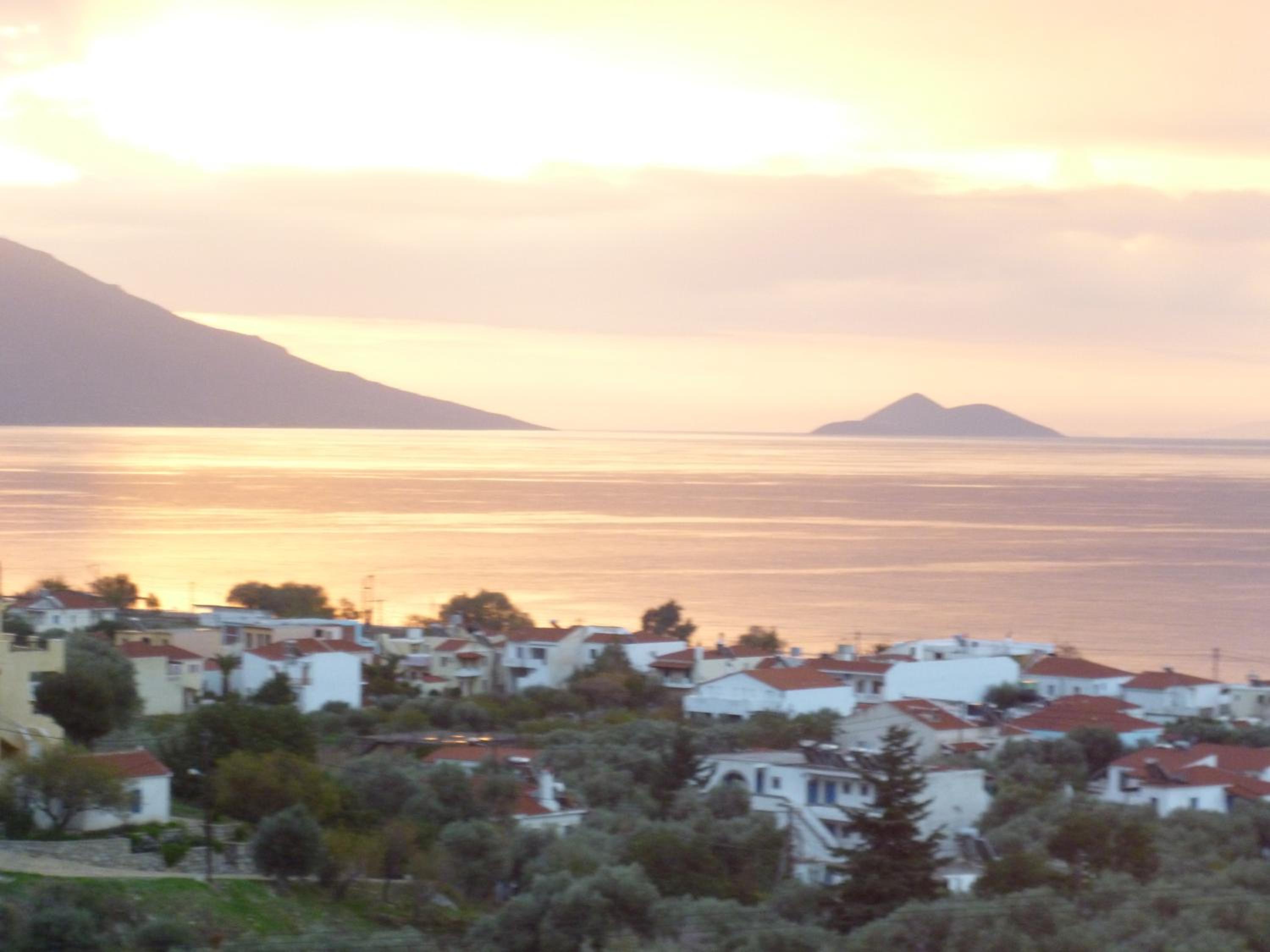 Apartment with Sea View - Photo 10