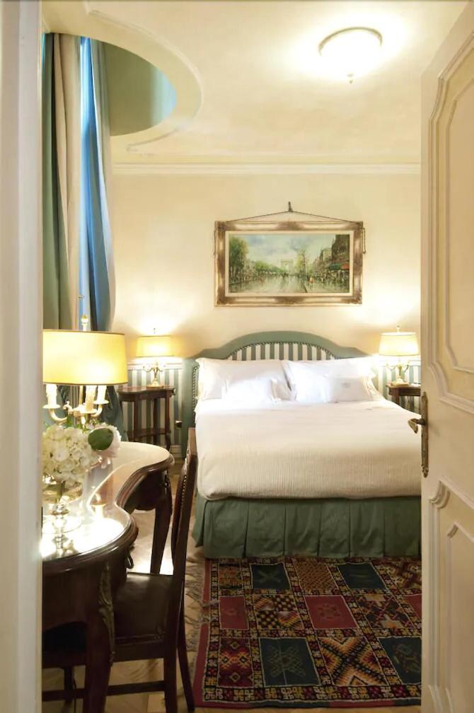 Two-Bedroom Suite thumbnail 6