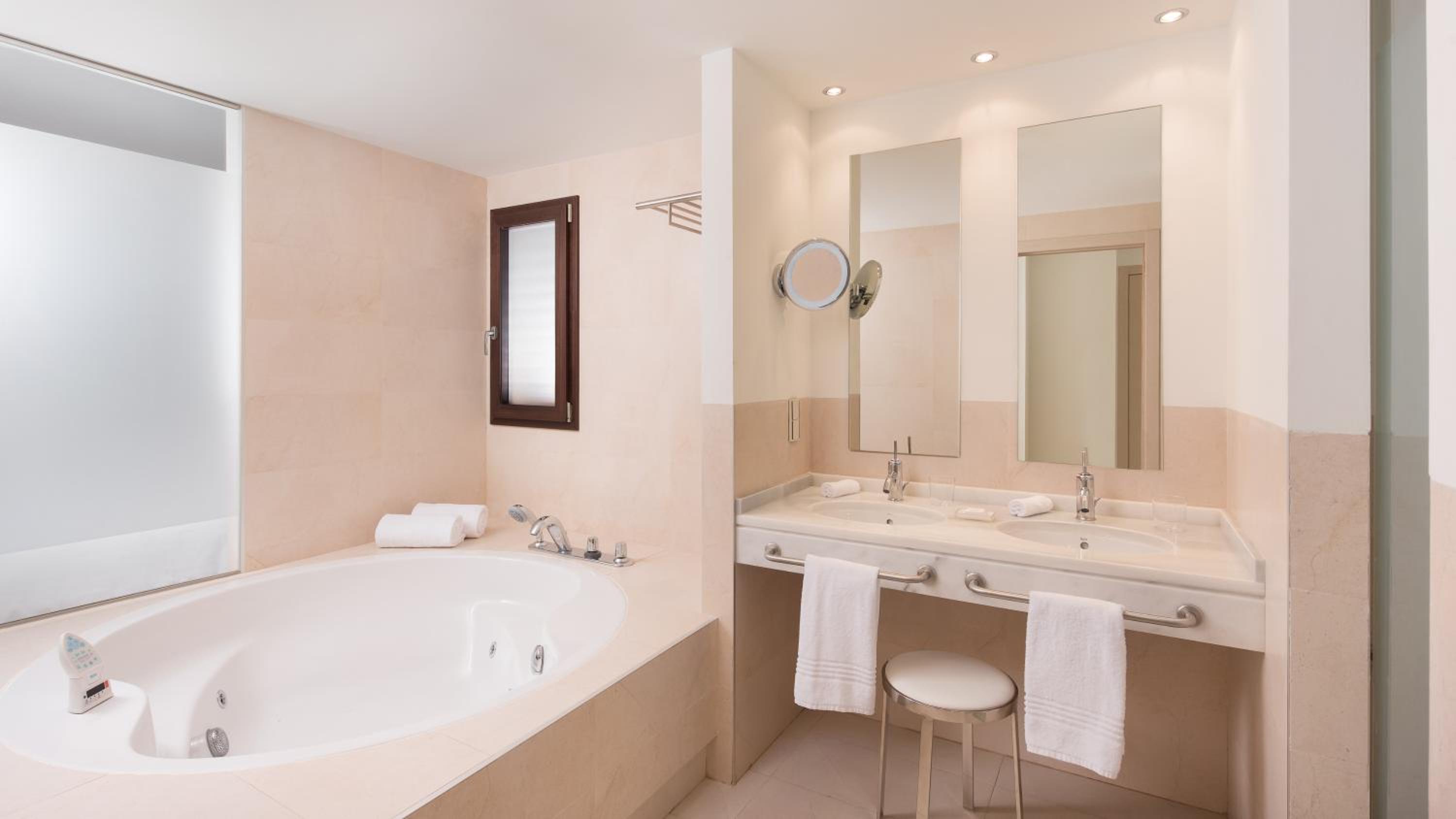 Junior Suite with Terrace photo 2
