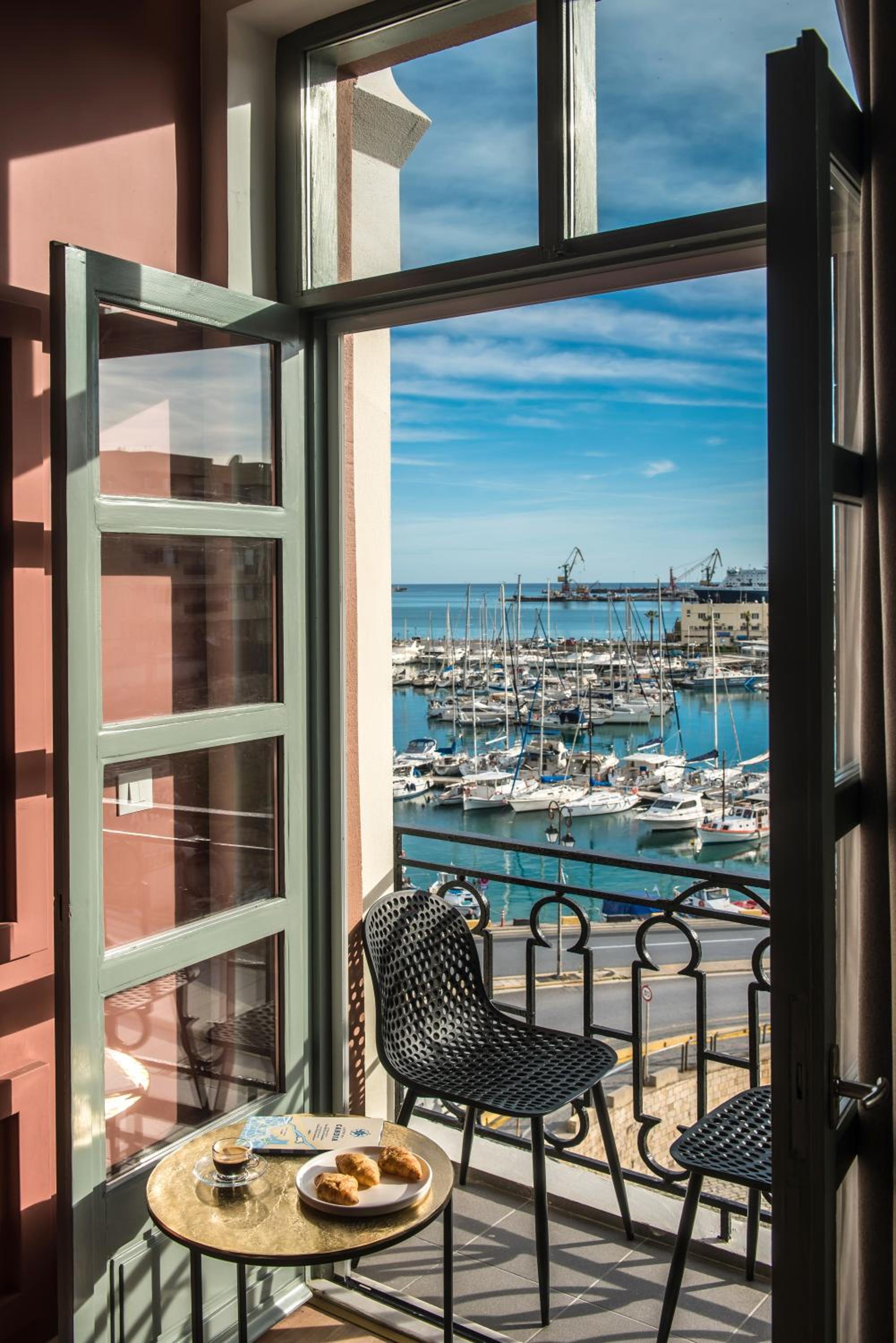 Superior King Suite