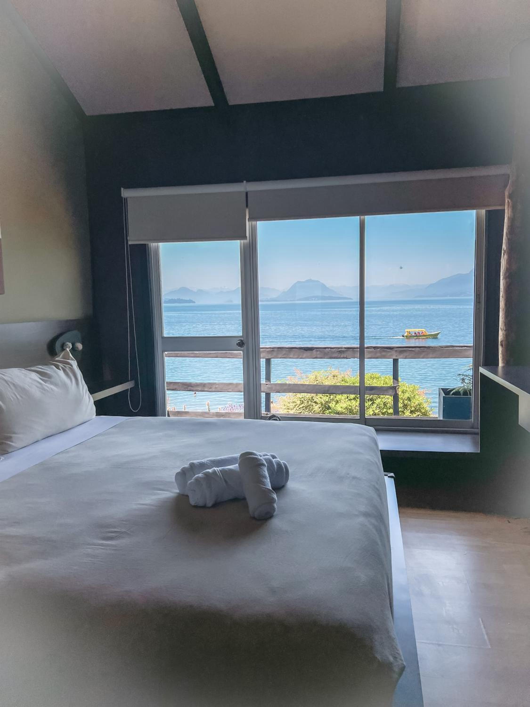 Deluxe Double Room with Balcony and Sea View photo 2