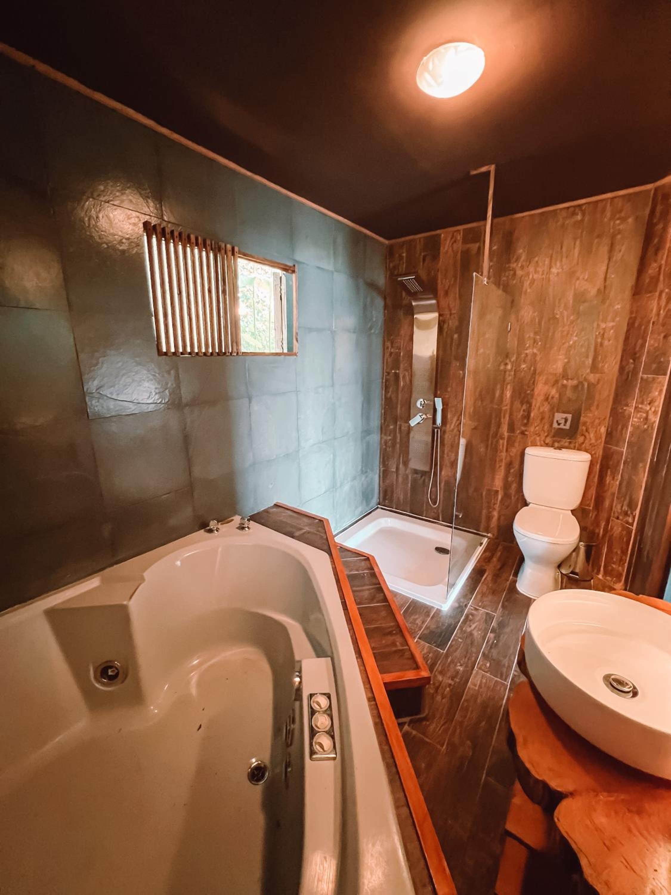 Deluxe Suite with Sea View photo 2