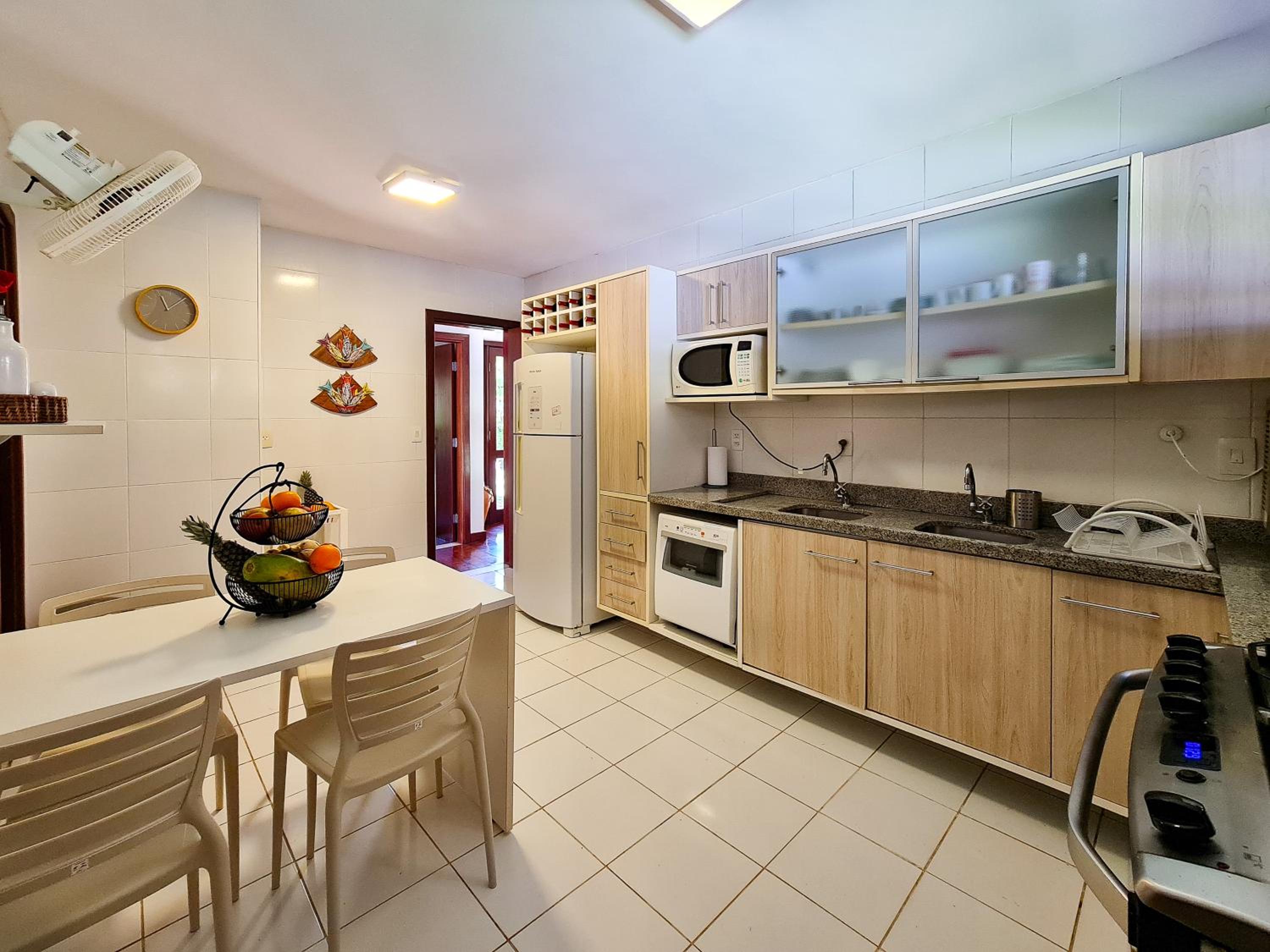Four-Bedroom House photo 2