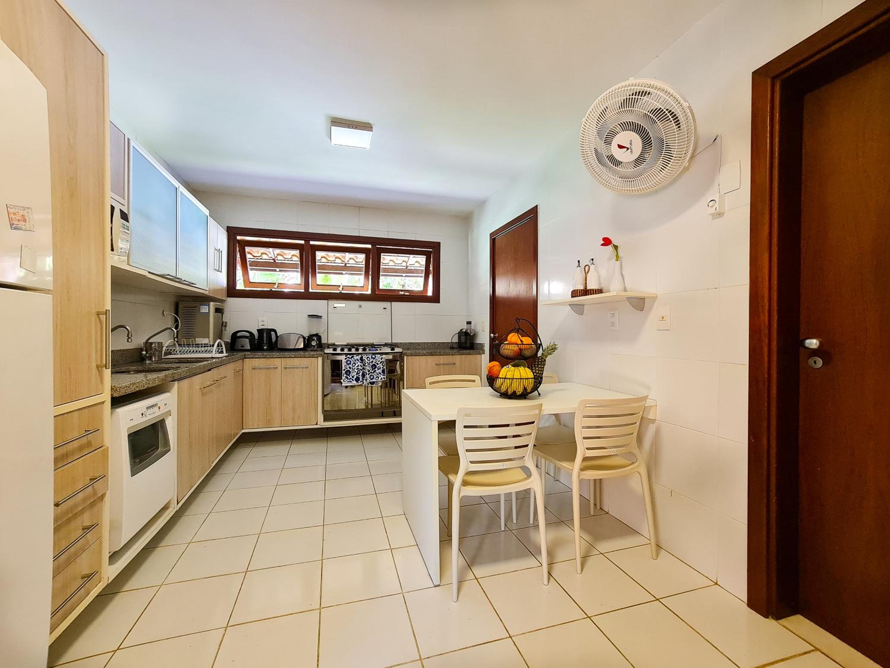 Four-Bedroom House photo 3