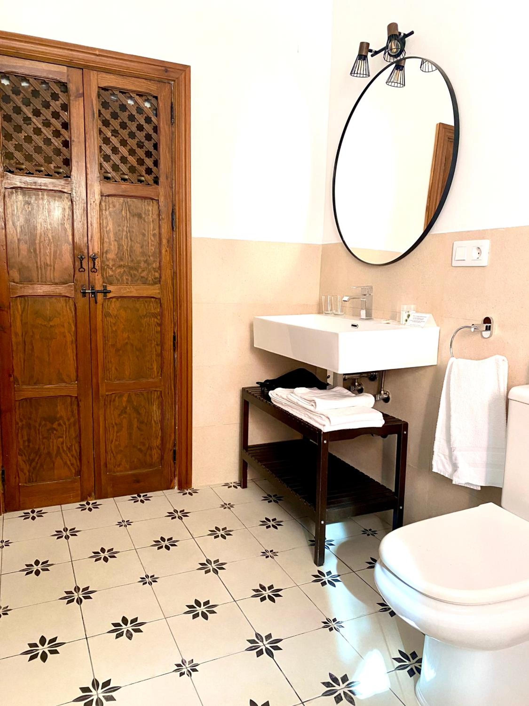 Deluxe Double Room - Photo 5