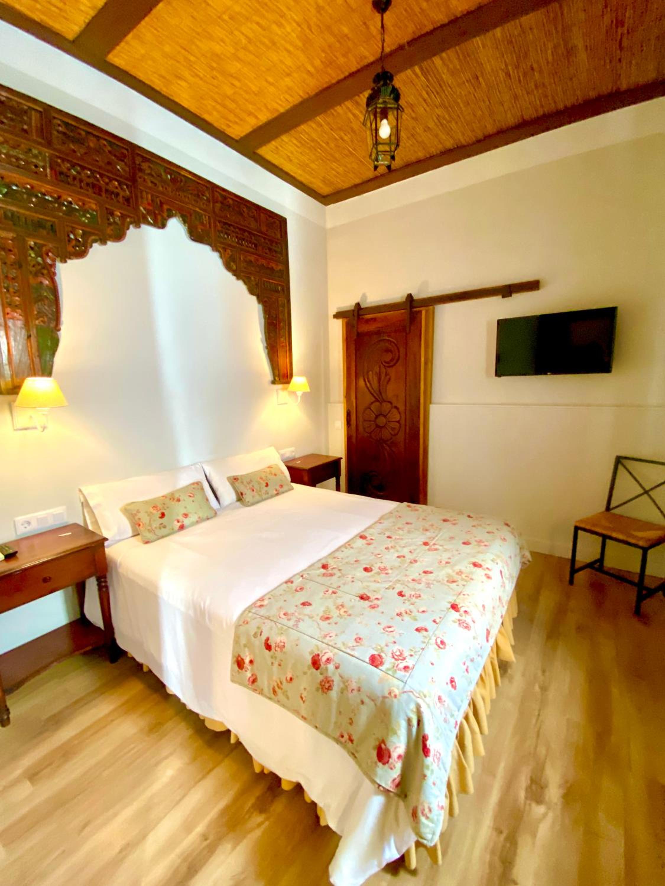 Deluxe Double Room - Photo 4