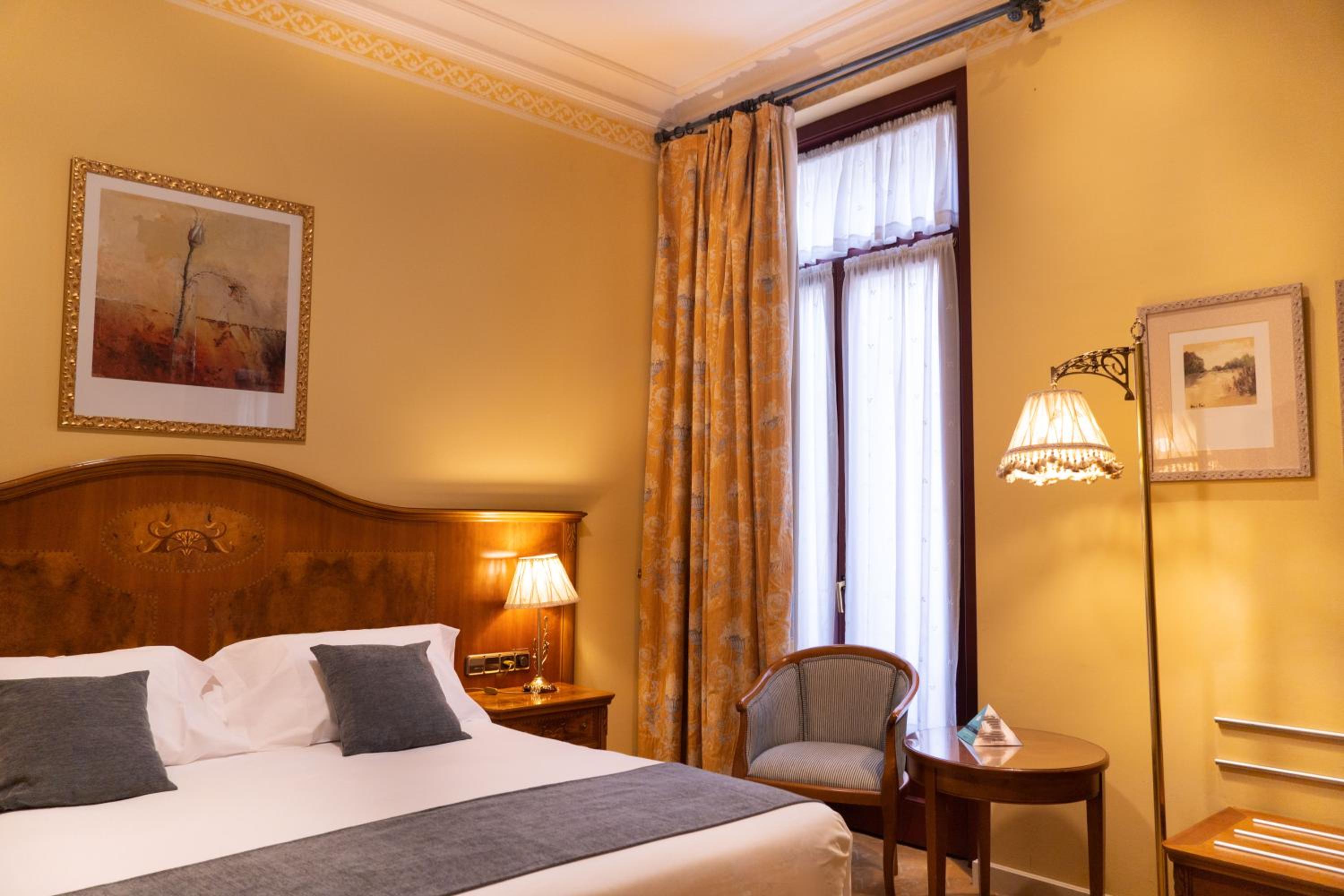 Standard Double or Twin Room - Photo 1
