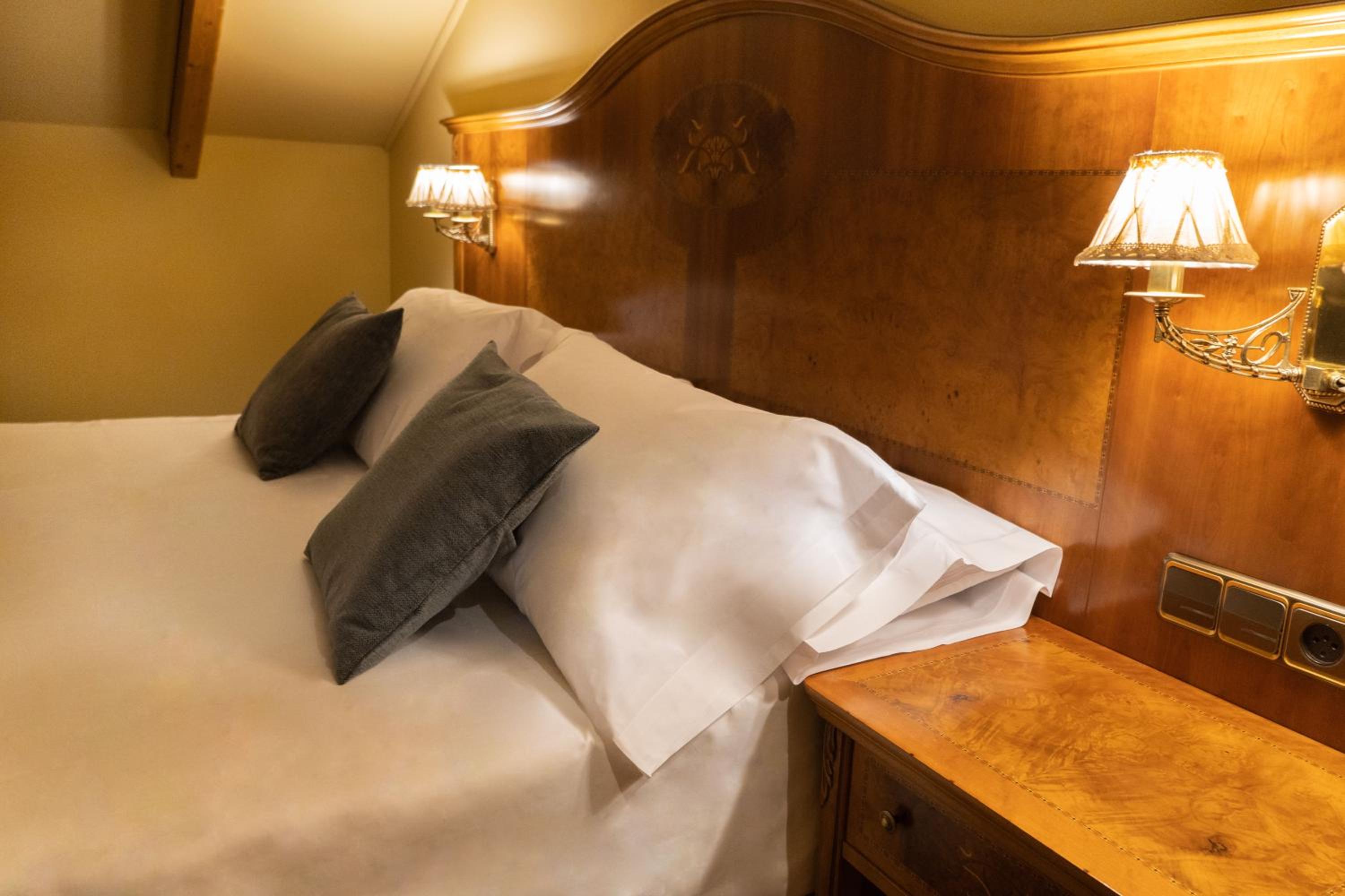 Standard Double or Twin Room - Photo 6