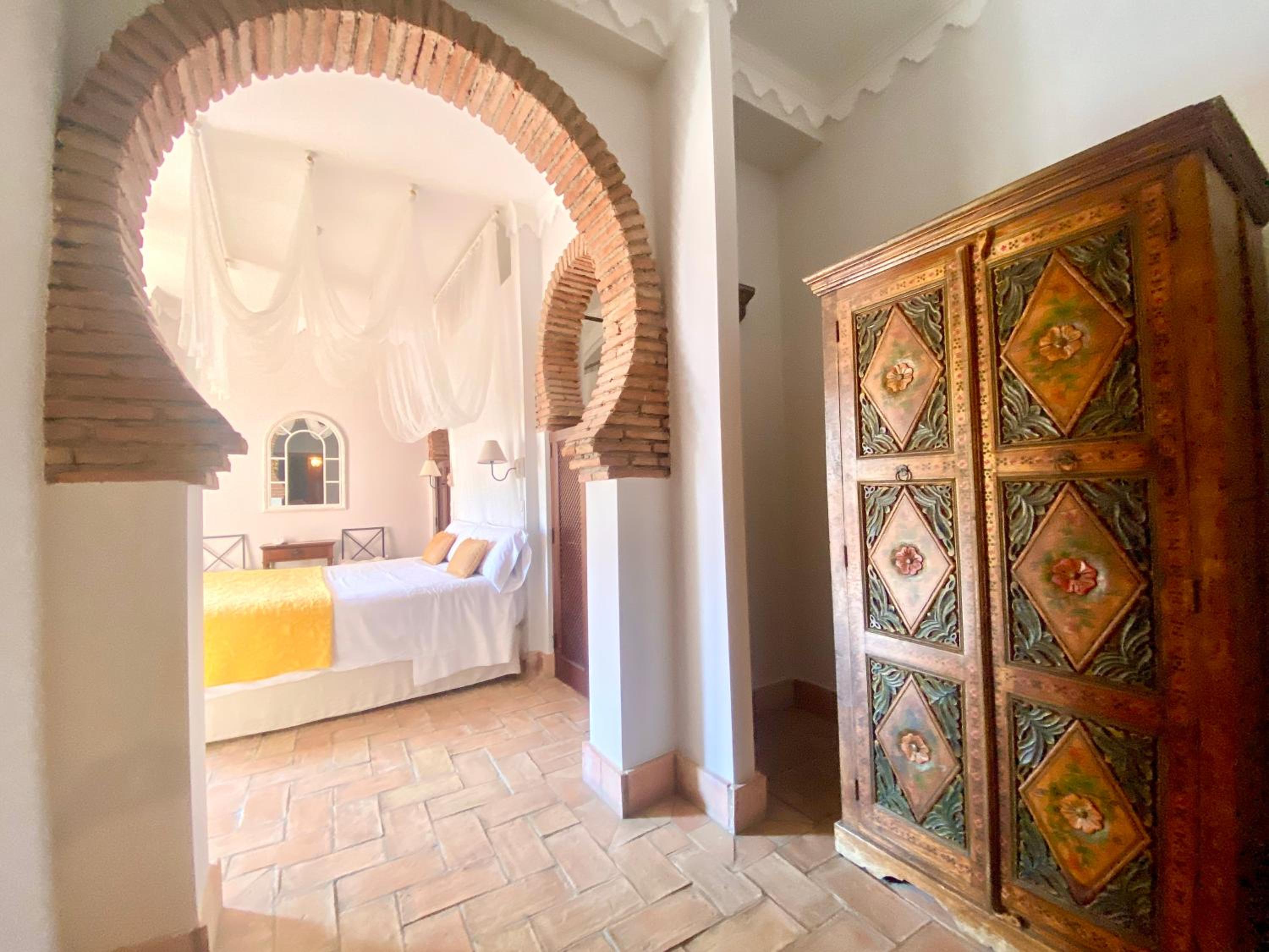 Double Room - Photo 15