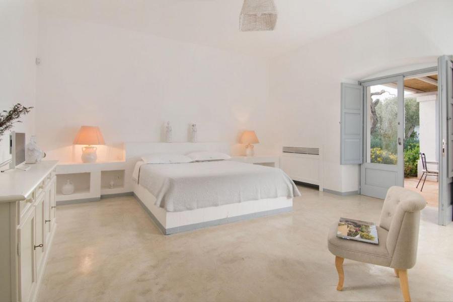 Deluxe King Room photo 1
