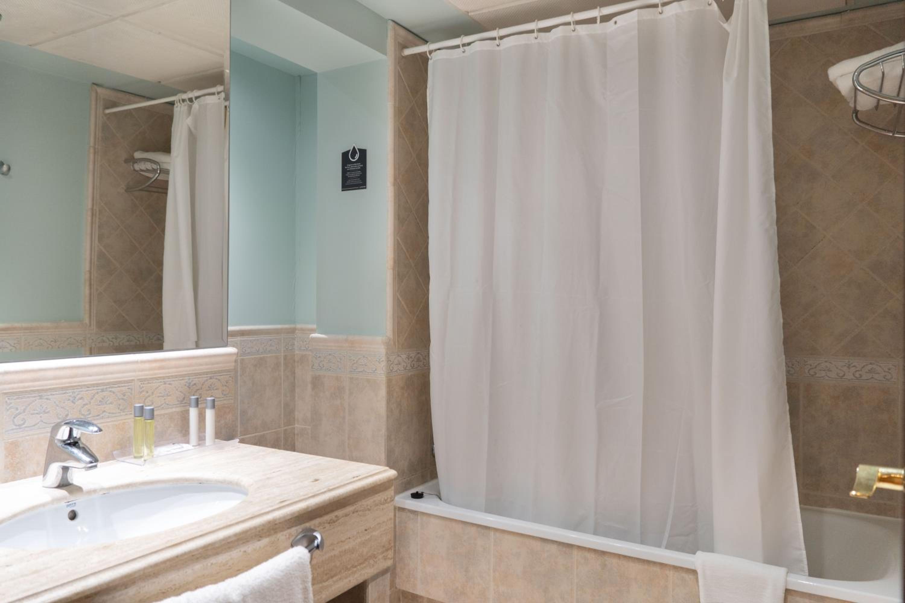 Superior Double Room - Photo 13