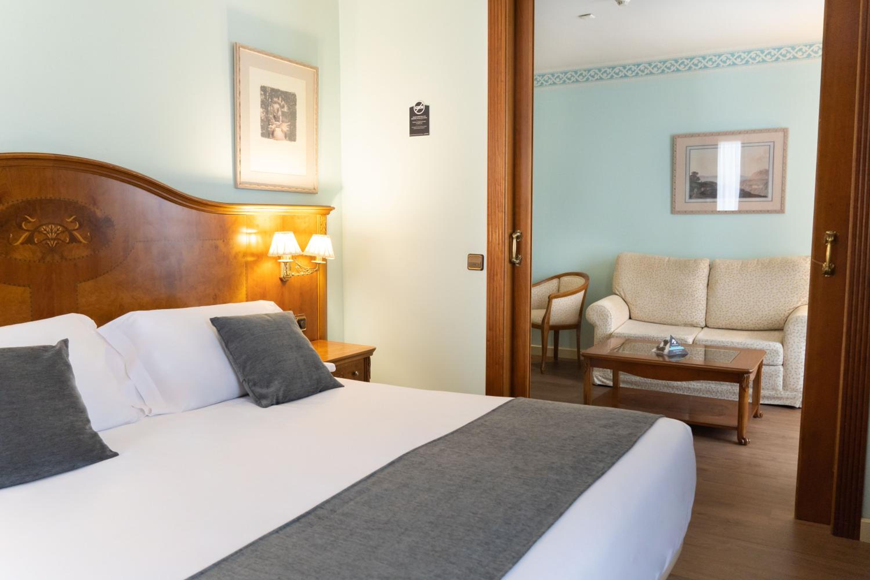 Superior Double Room - Photo 12
