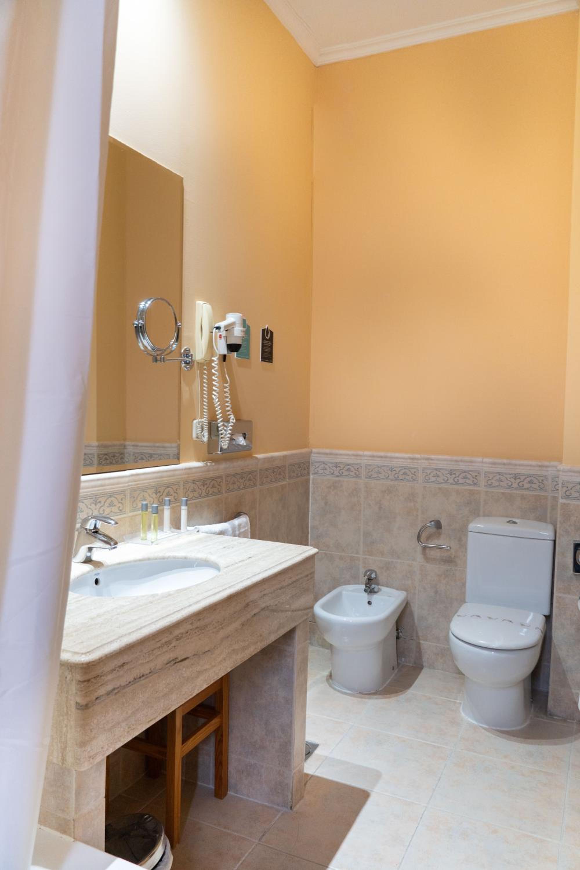 Budget Triple Room - Photo 3
