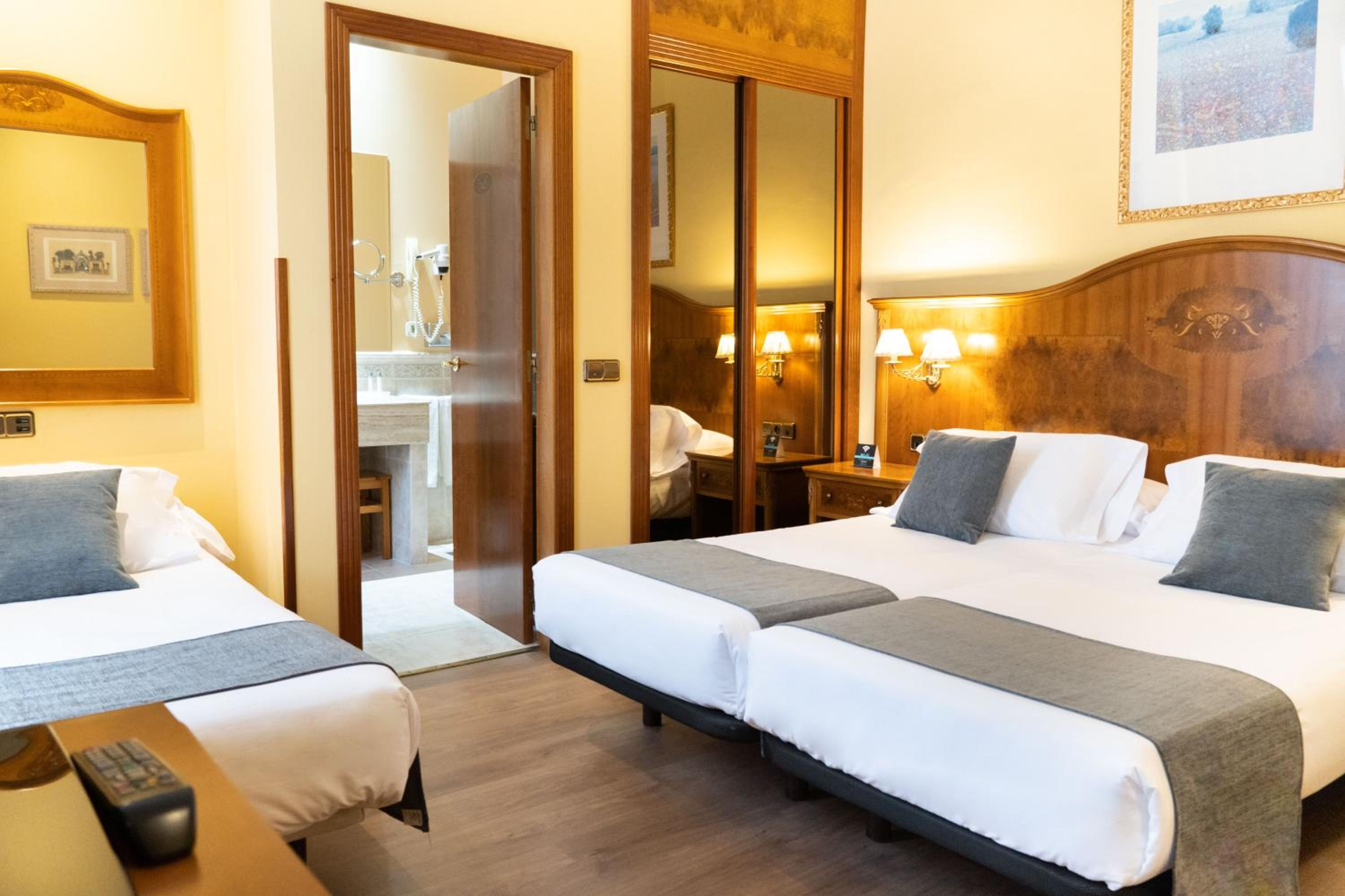 Budget Triple Room - Photo 1