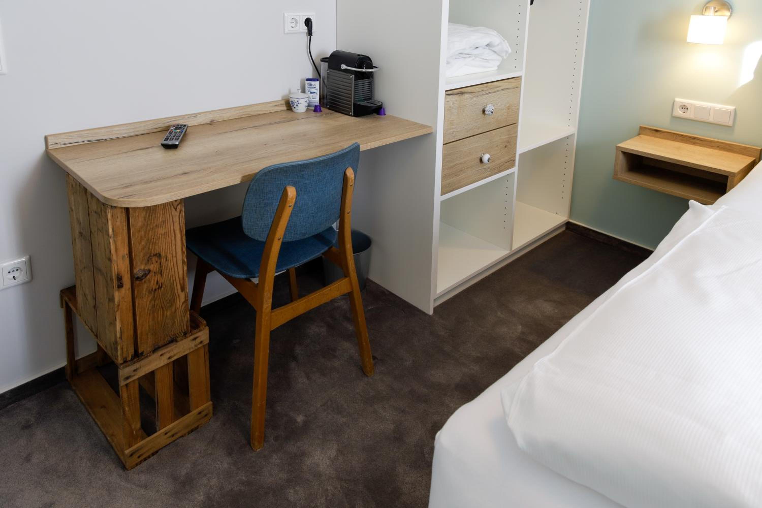 Deluxe Single Room with Shower photo 2