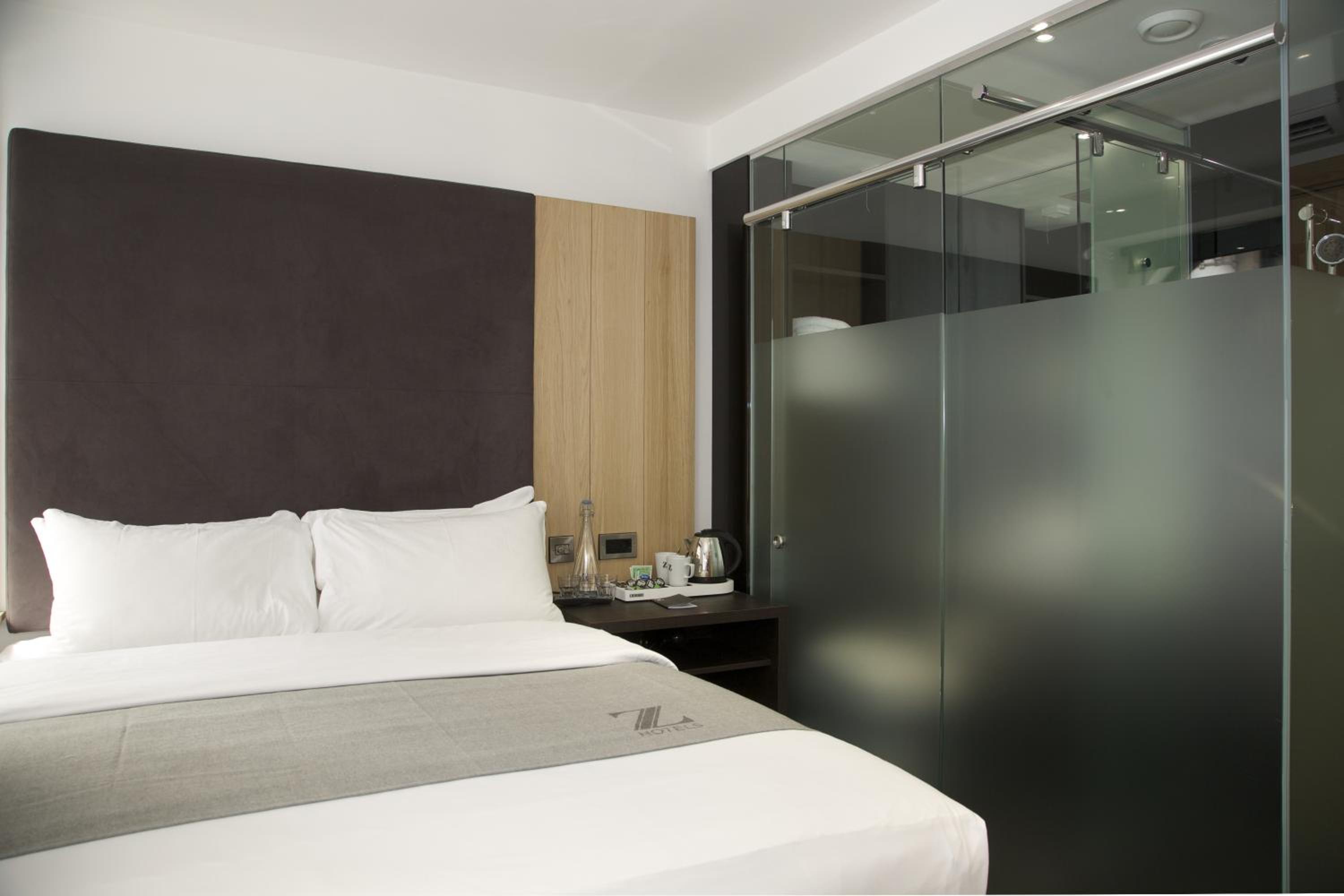 Queen Room photo 3