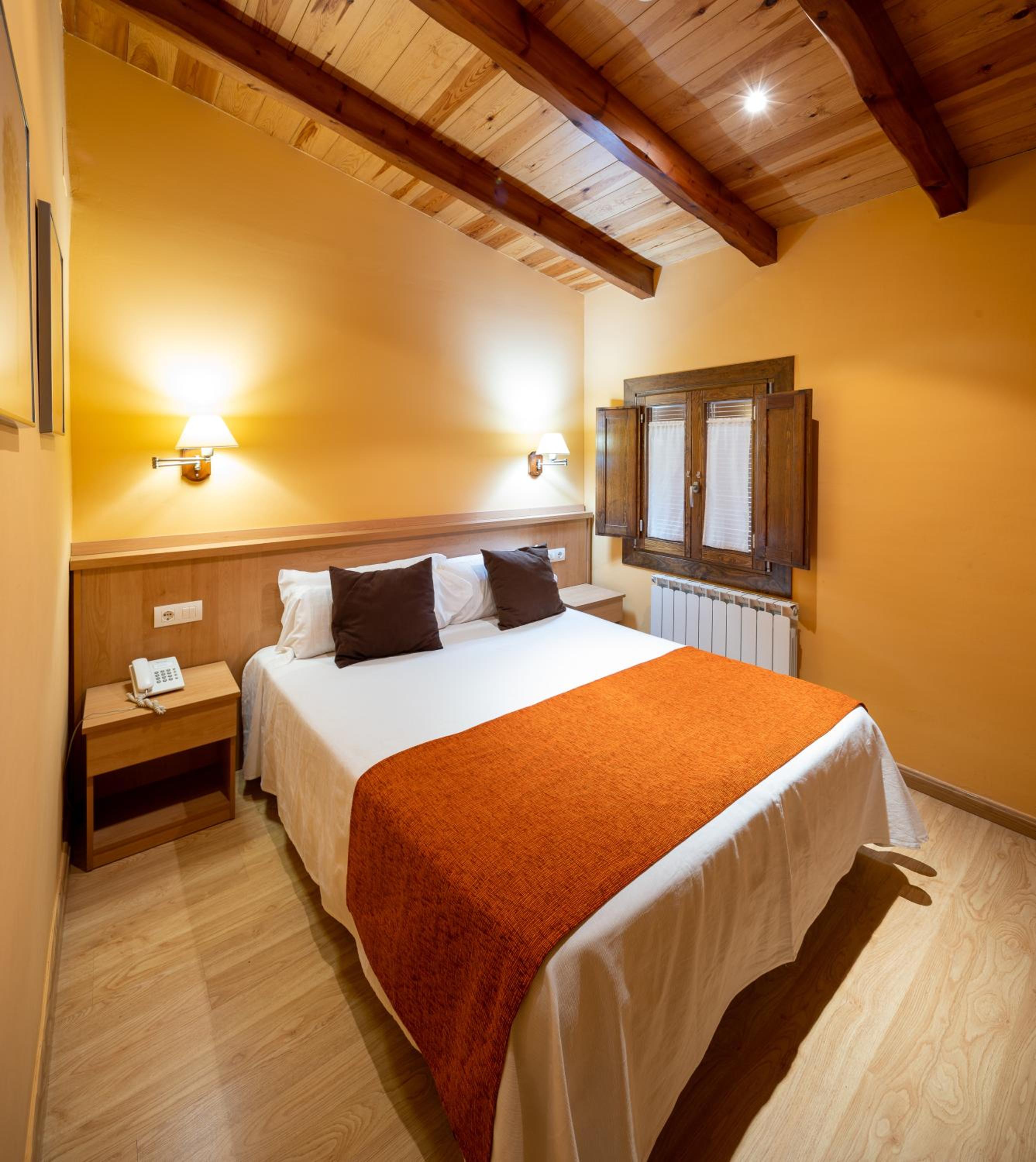Basic Double Room - Photo 1