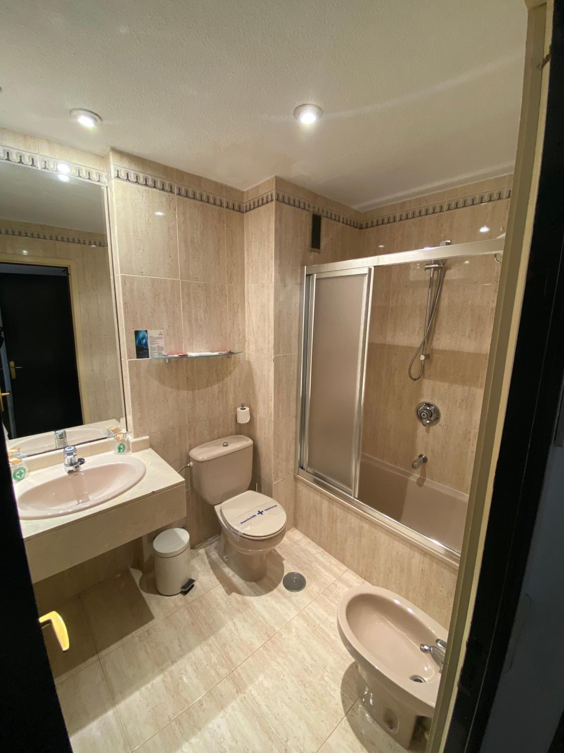 Single Room photo 2