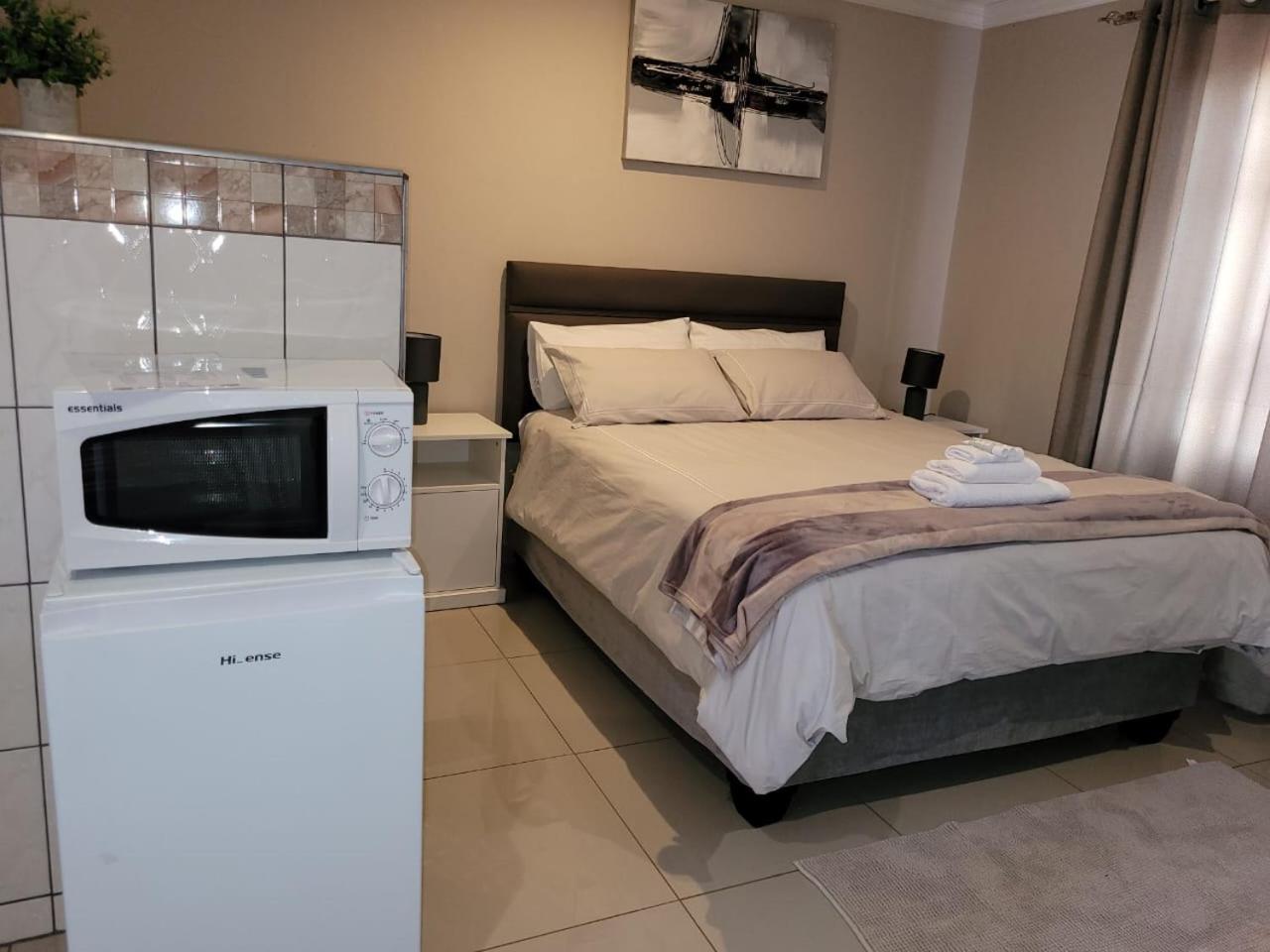 Deluxe Queen Room - Photo 1