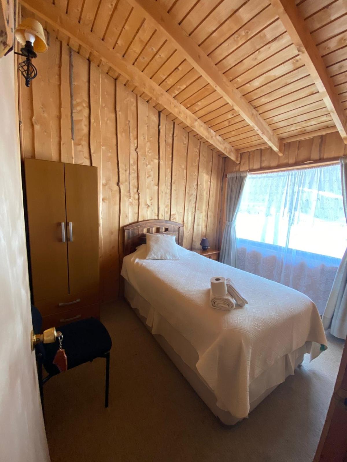 Single Room with Private Bathroom photo 3