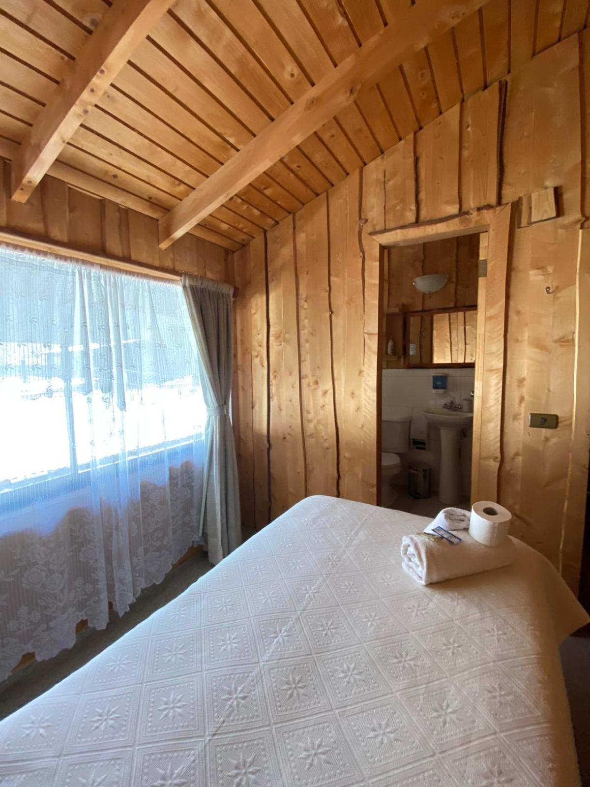 Single Room with Private Bathroom photo 2