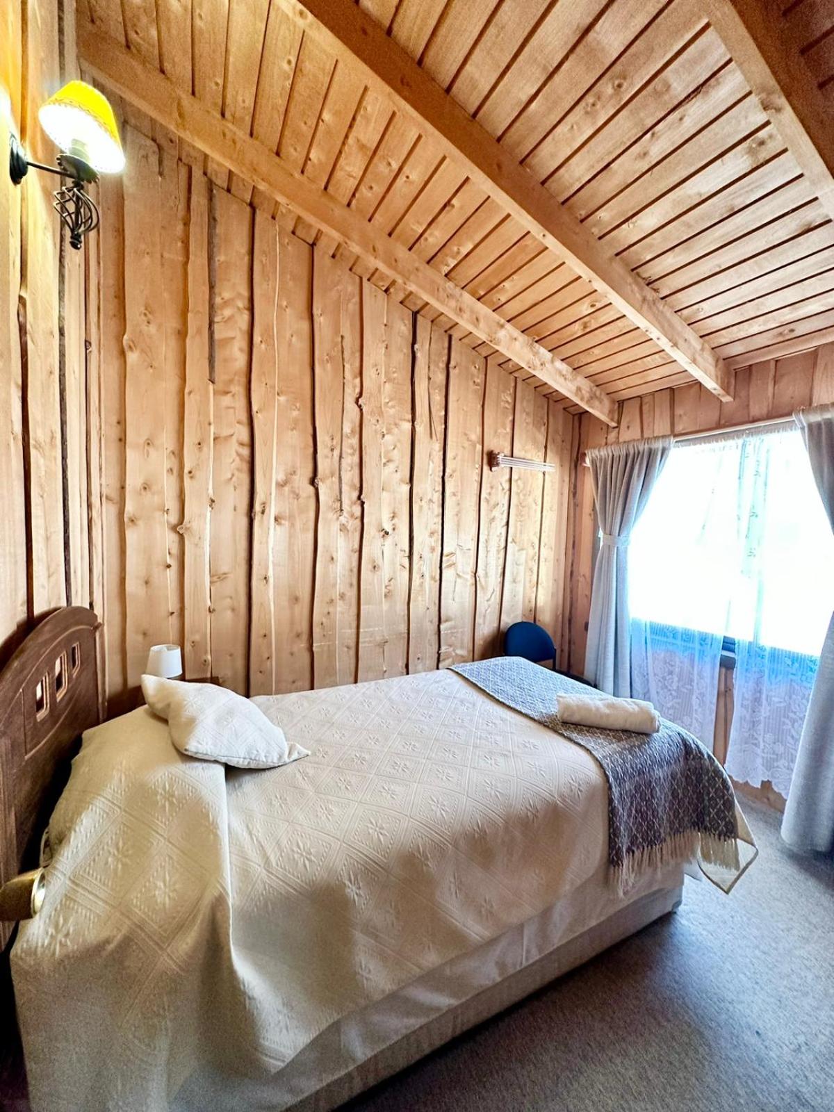 Single Room with Private Bathroom photo 1