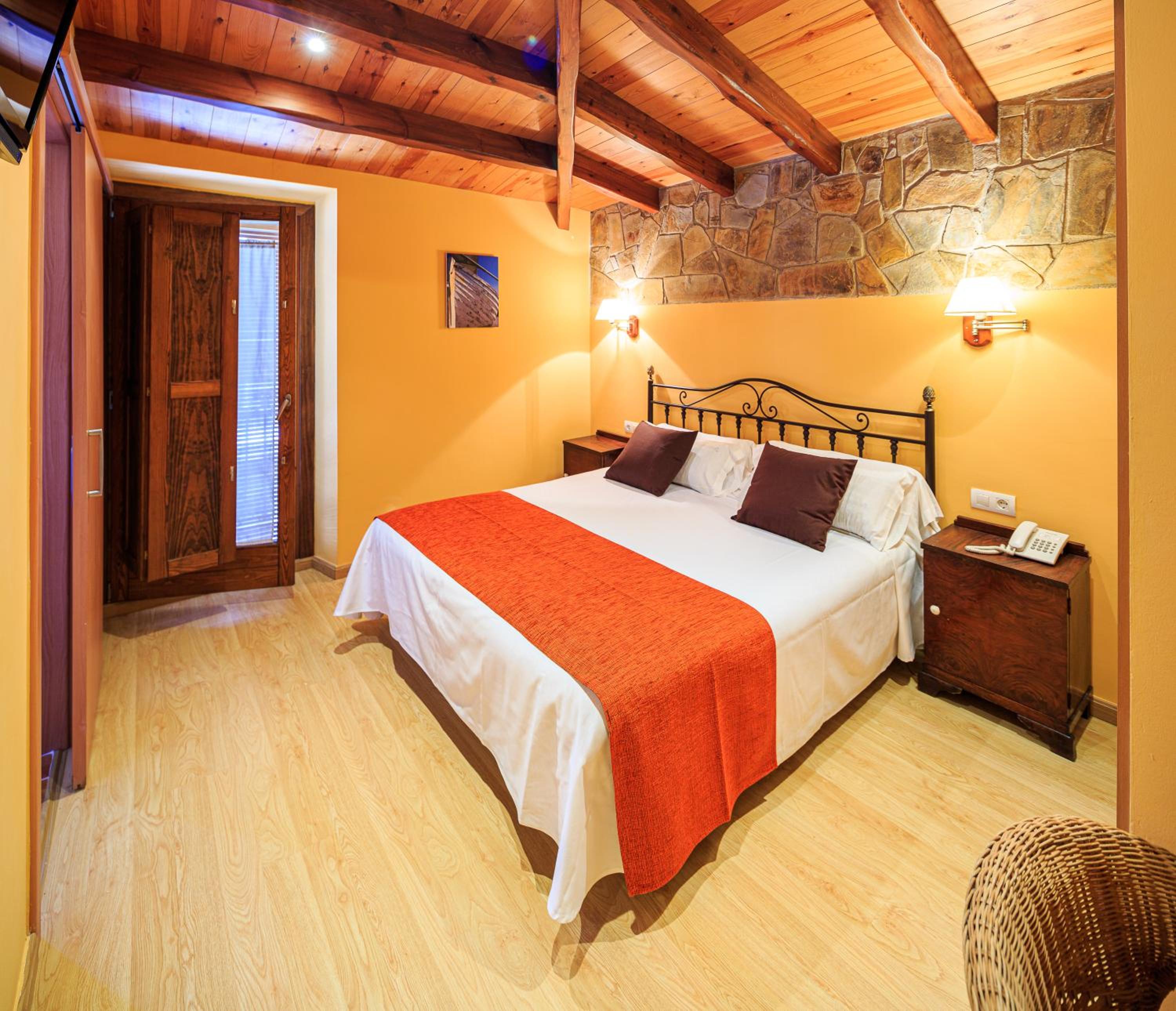 Superior Double or Twin Room - Photo 2