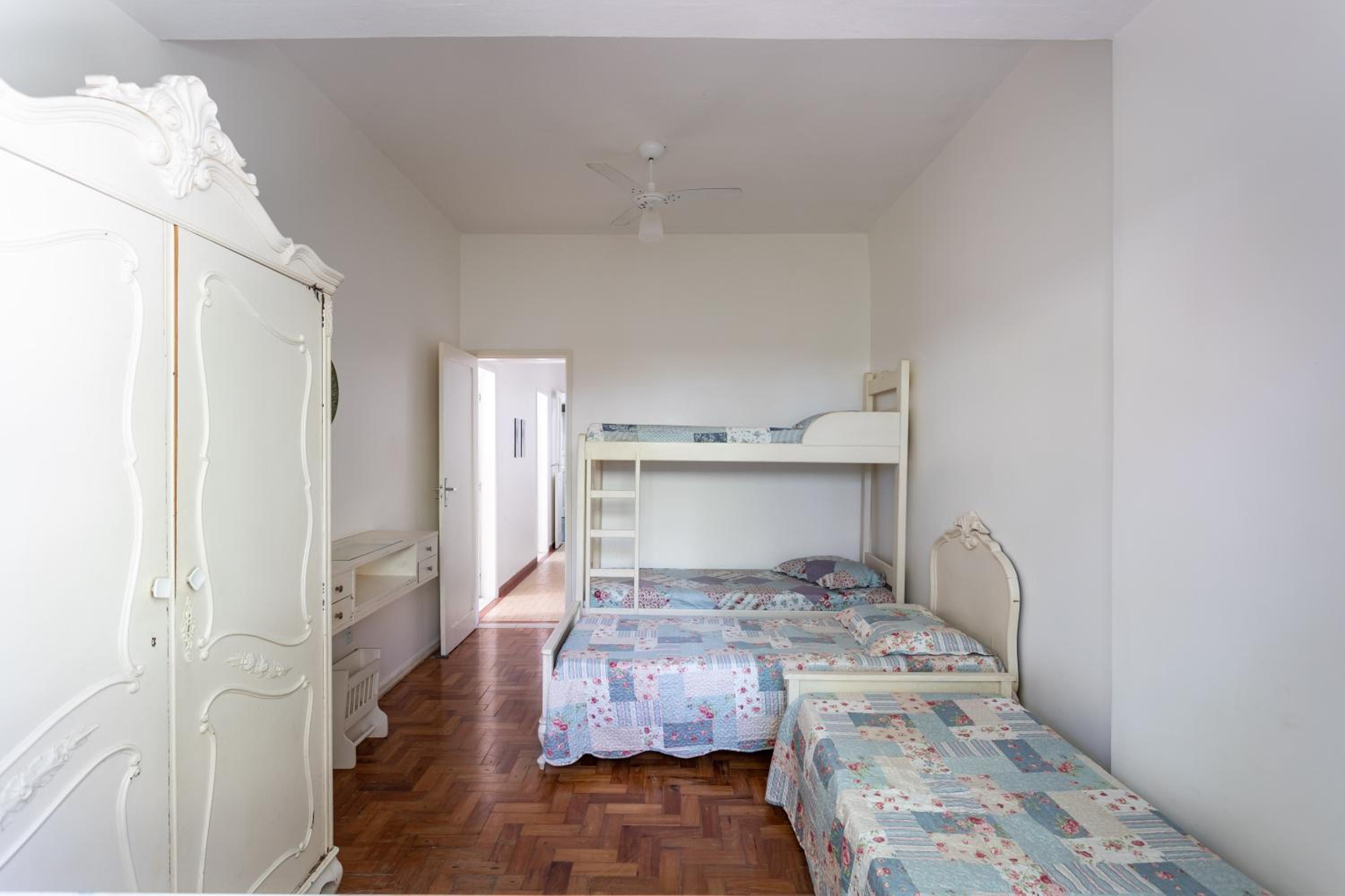 Four-Bedroom House photo 1
