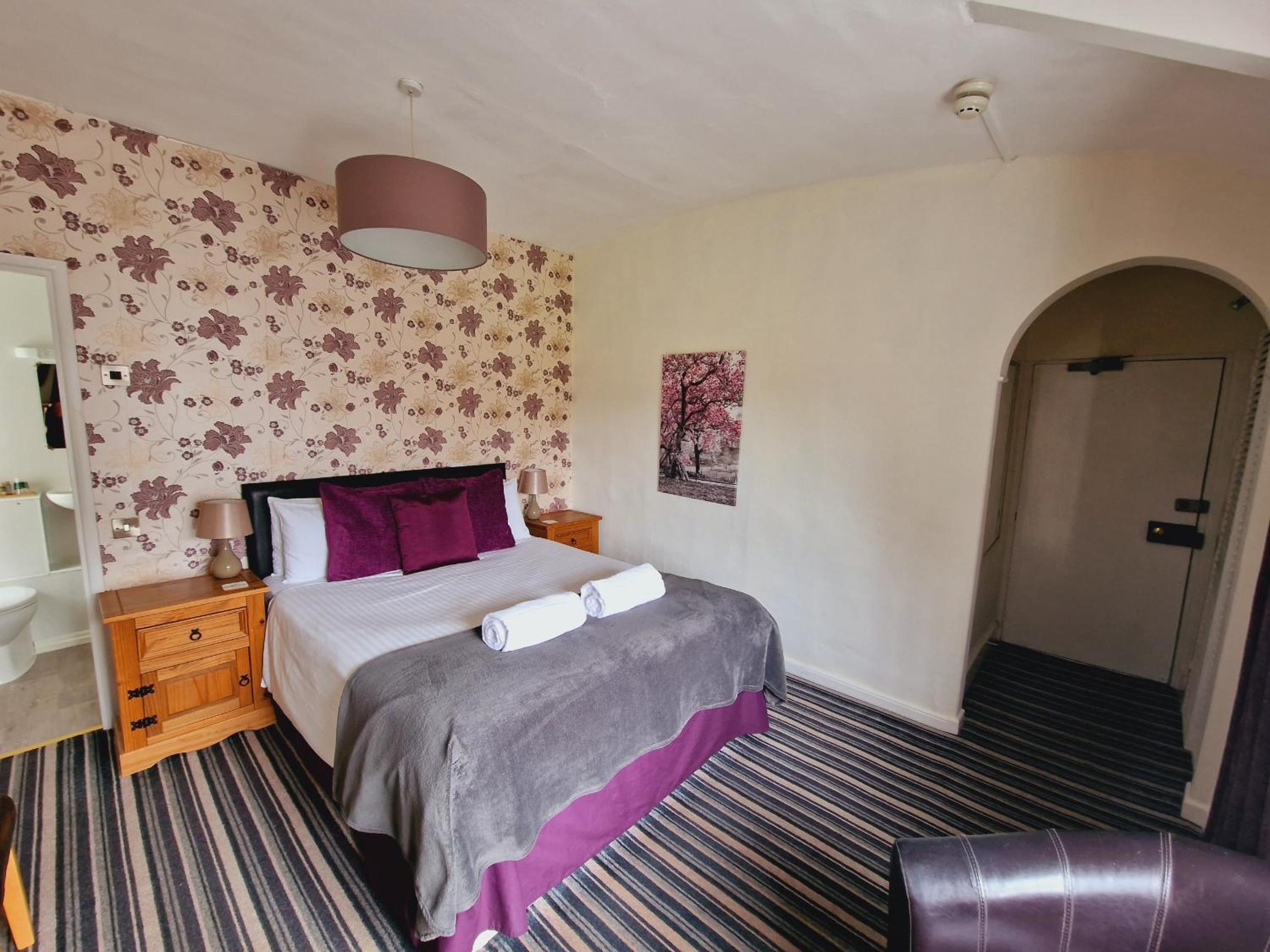 Standard King Room photo 1