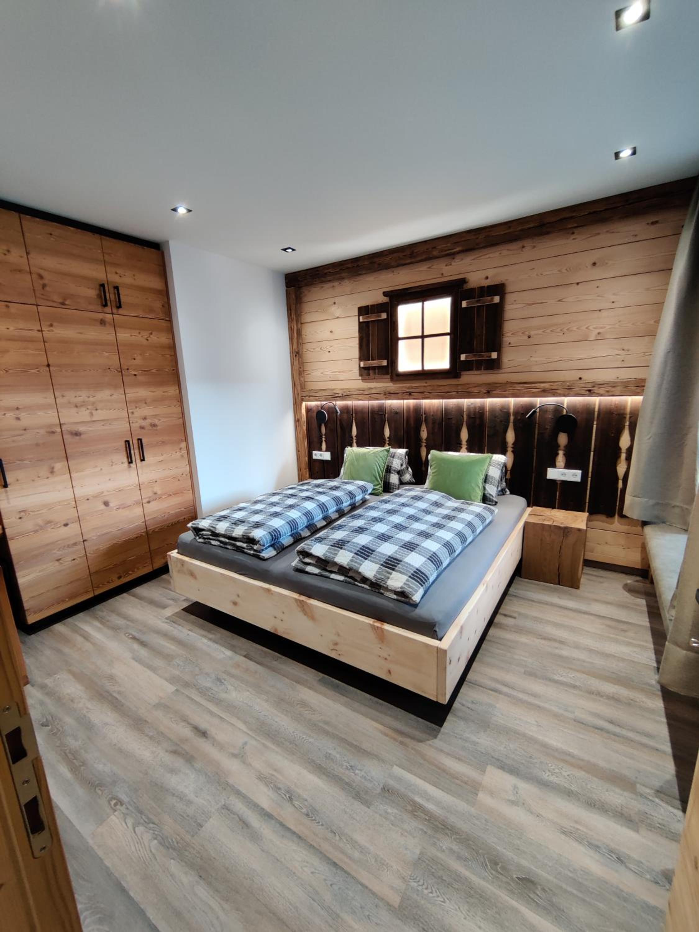 One-Bedroom Apartment - Photo 1