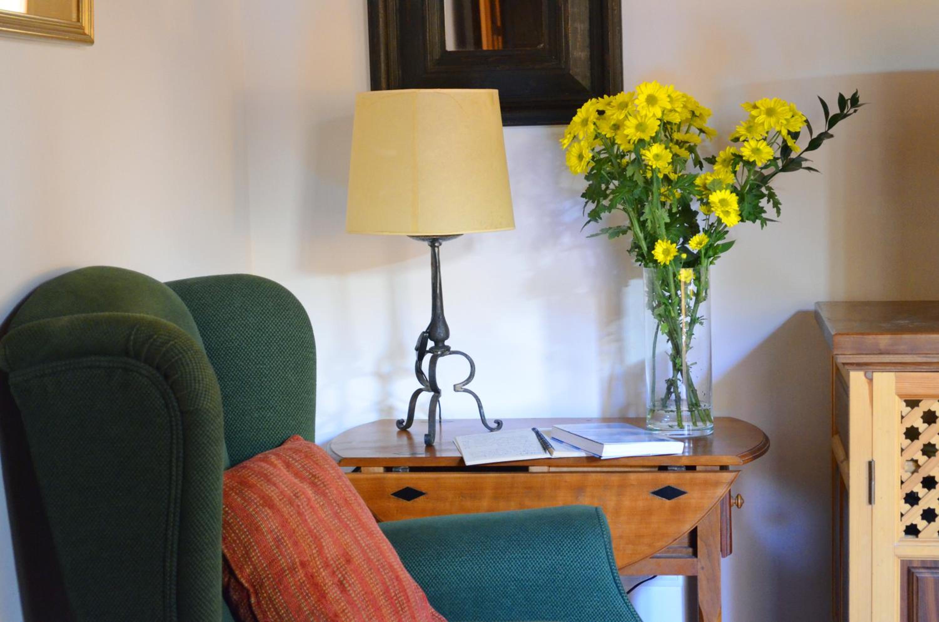 Classic Double or Twin Room - Photo 12