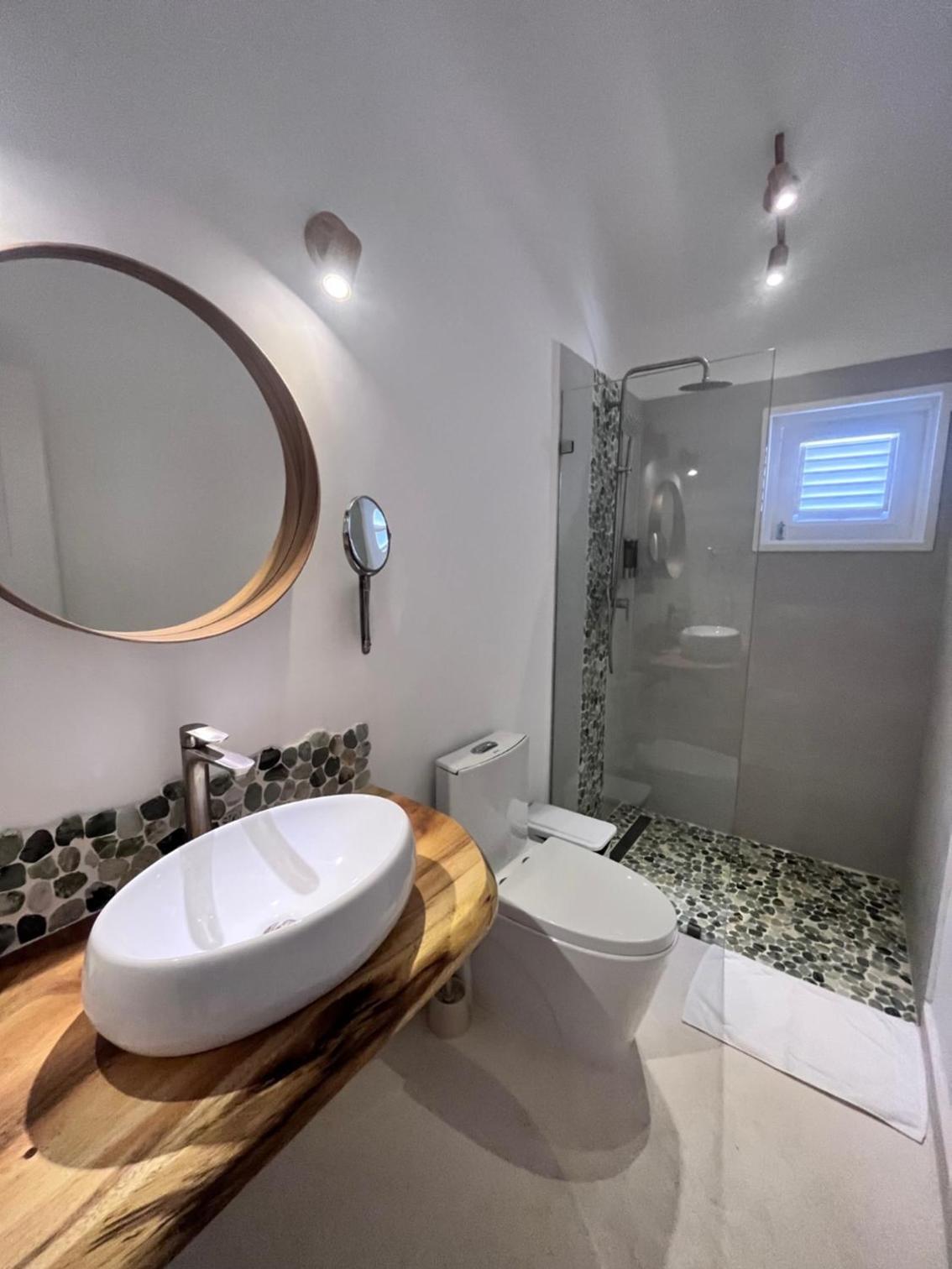 Deluxe Double Room with Balcony and Sea View
