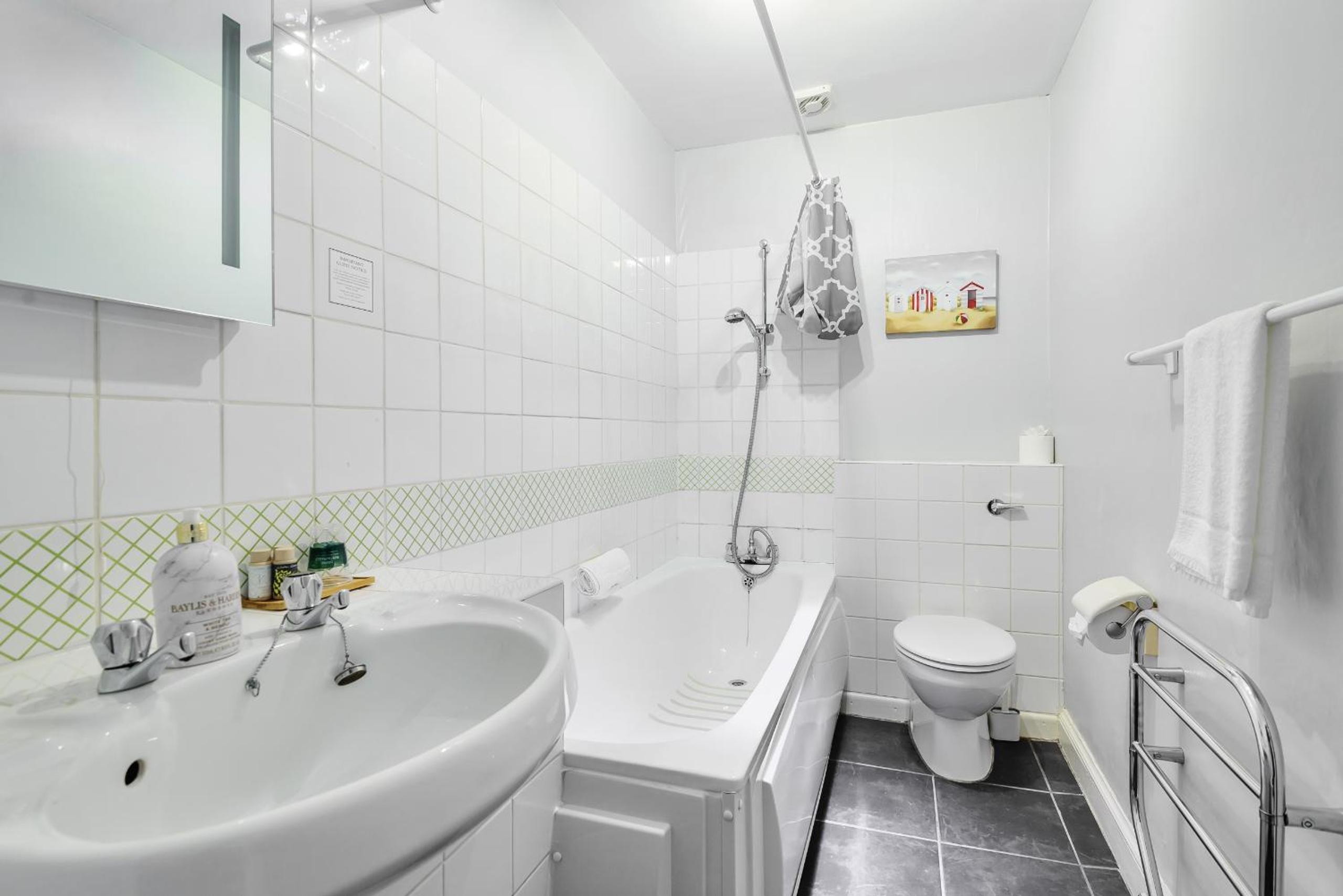 Deluxe King Room photo 3