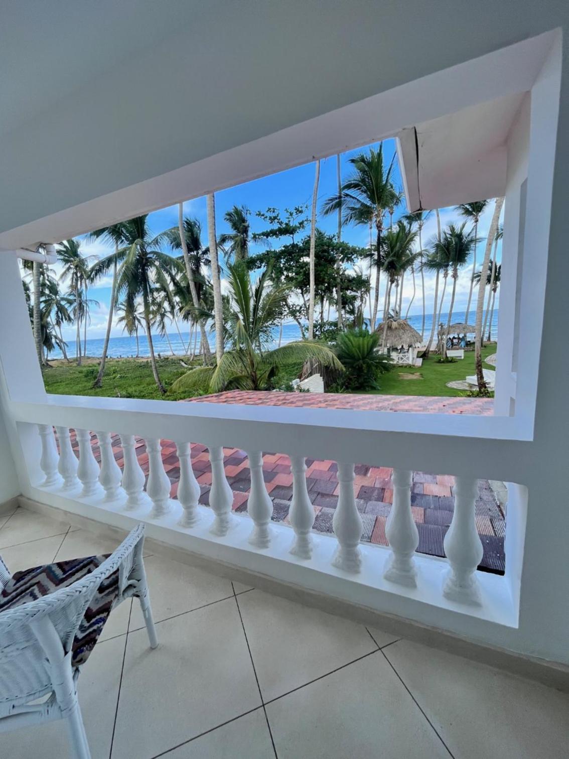 De Luxe Doppelzimmer mit Balkon und Meerblick