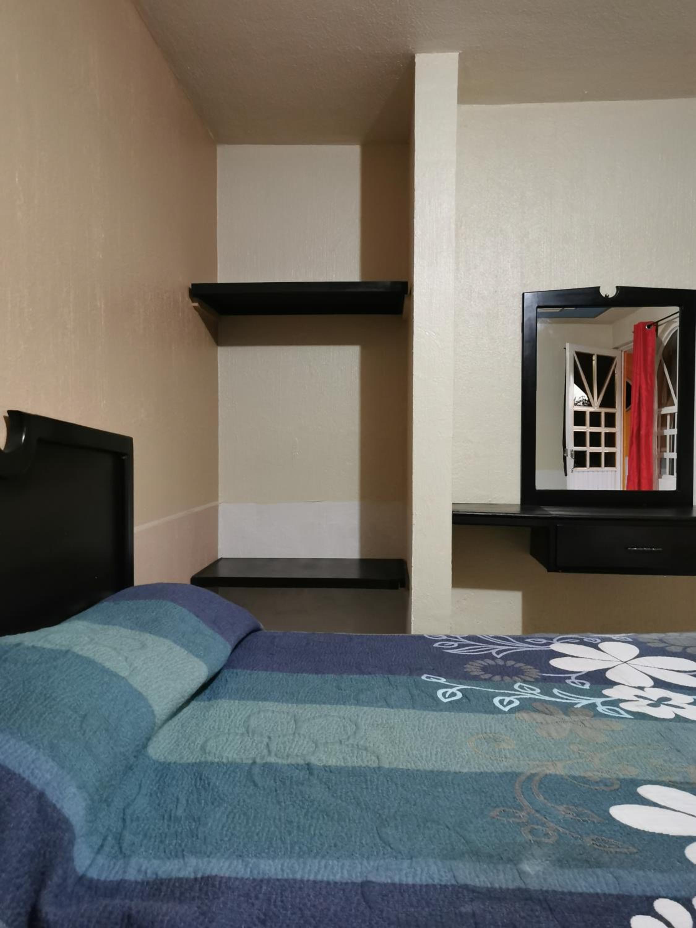 Standard Twin Room - Photo 1