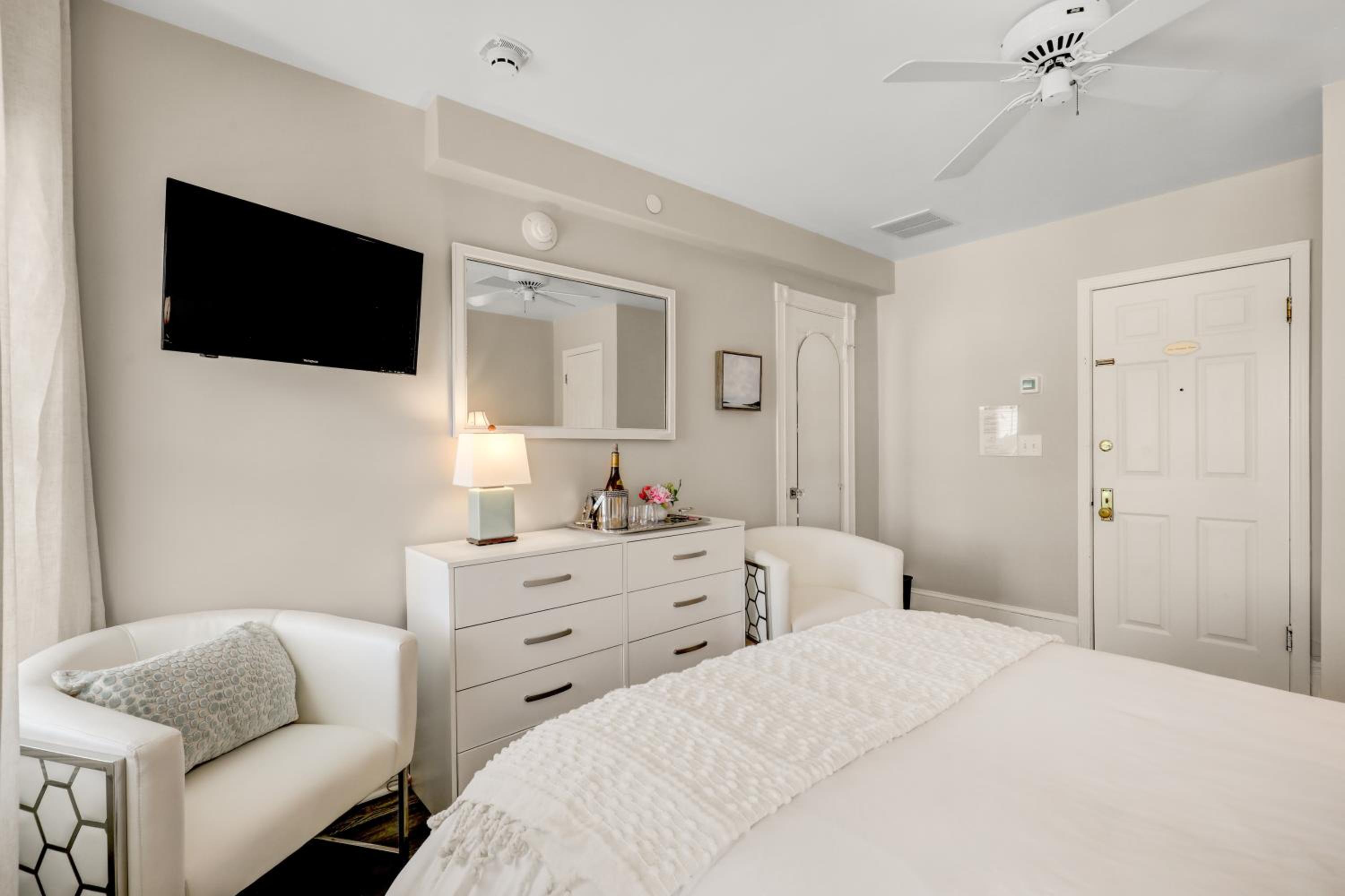 Double Room with Pool View