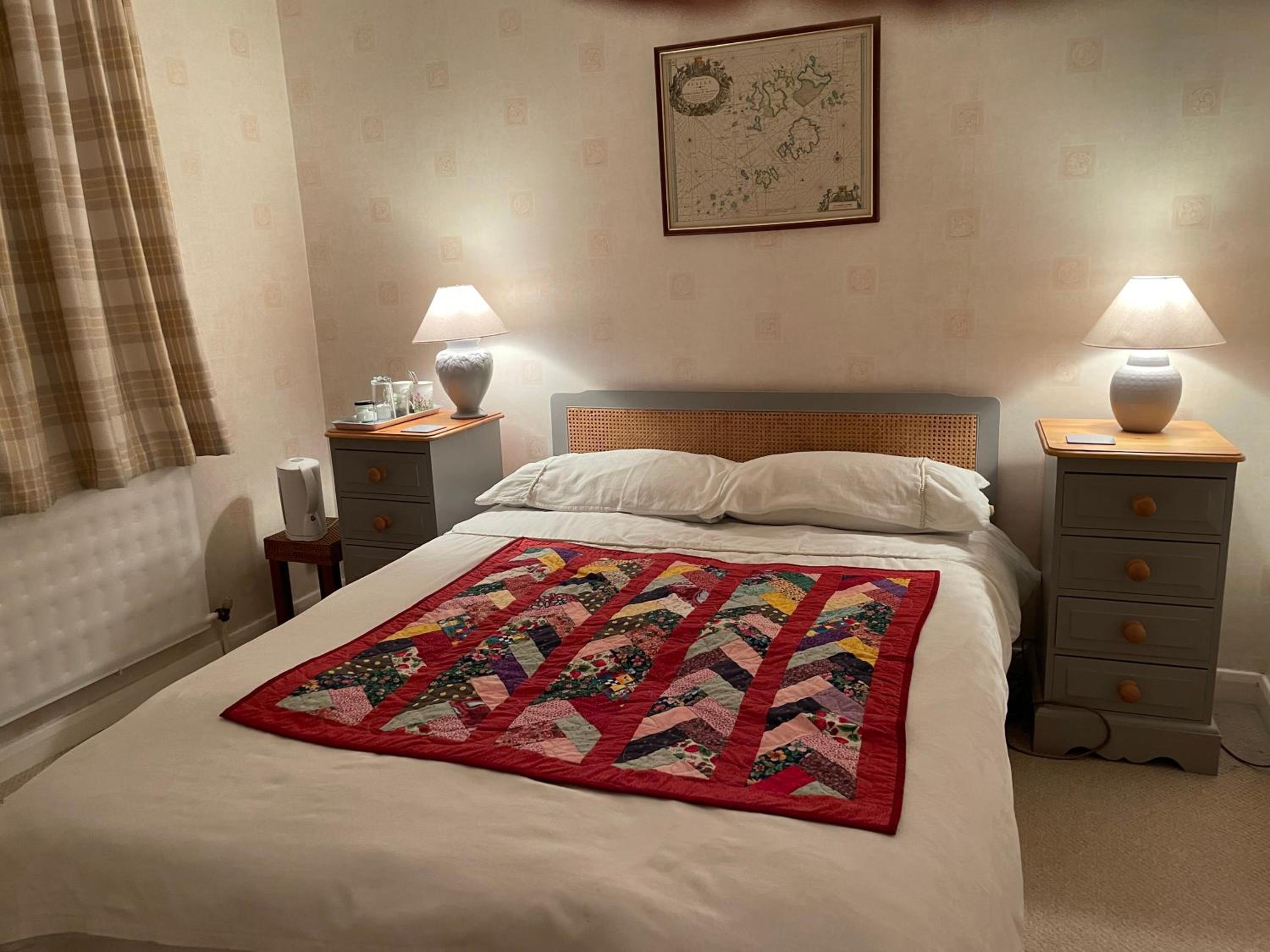 Double Room with Shared Bathroom photo 2