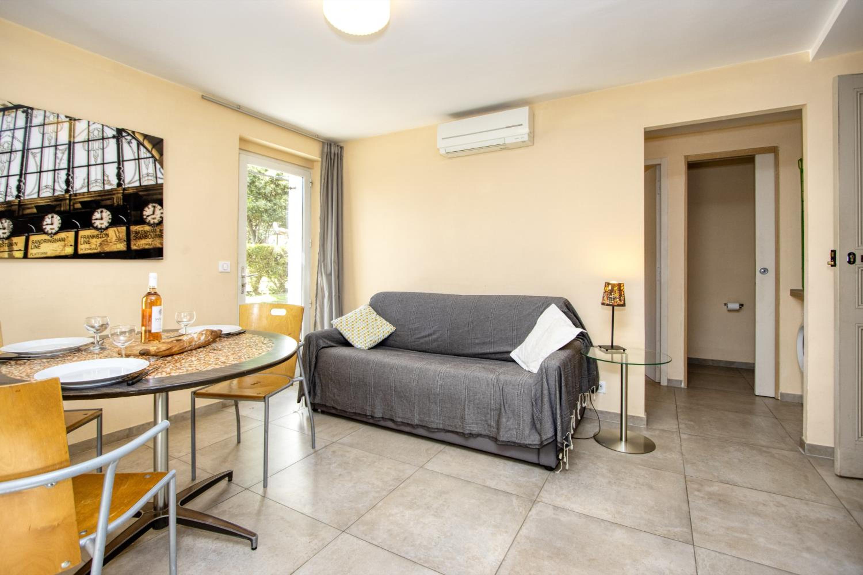 Apartment with Terrace photo 2