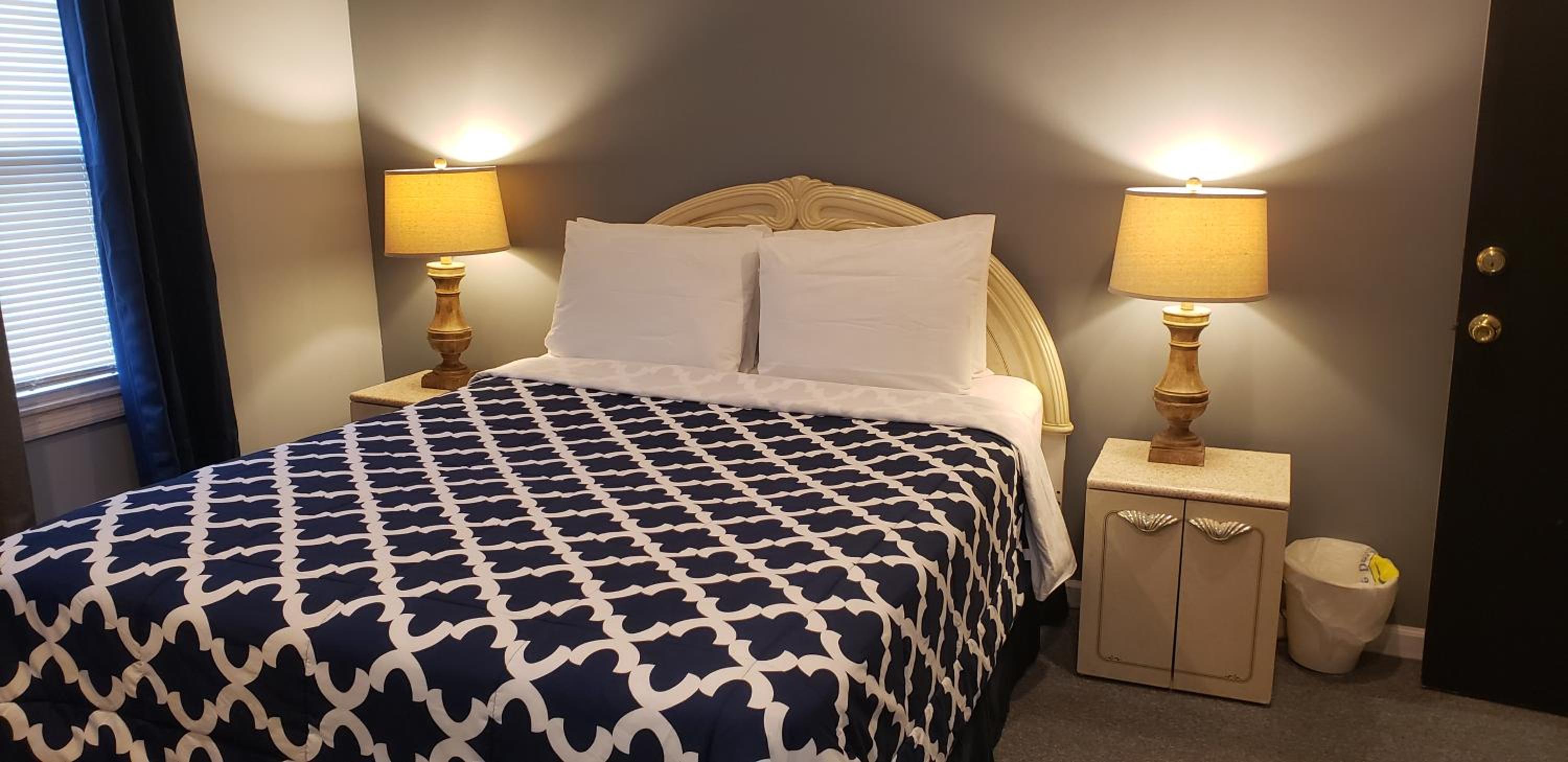 Queen Room photo 3
