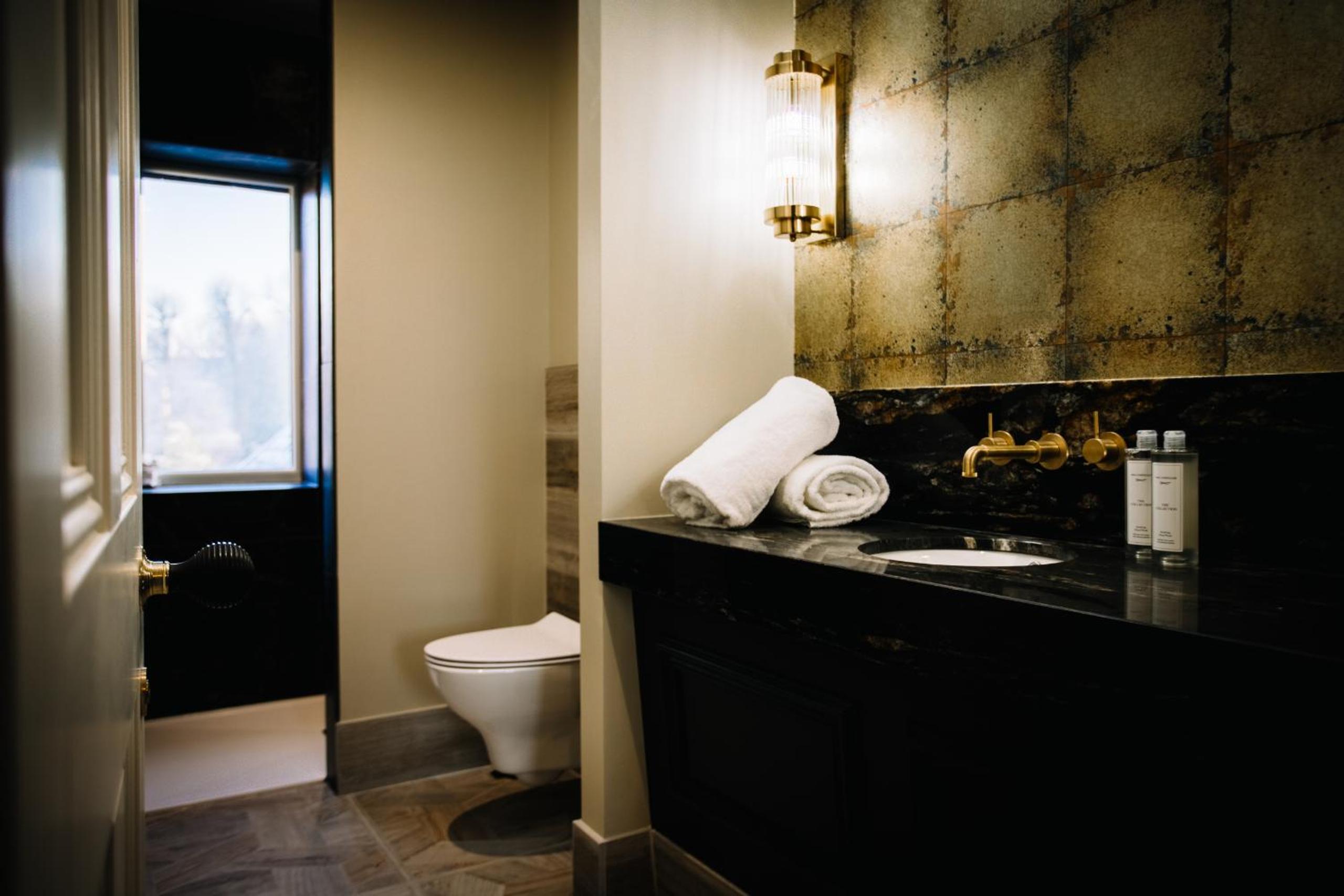 Family Room with Shower photo 3