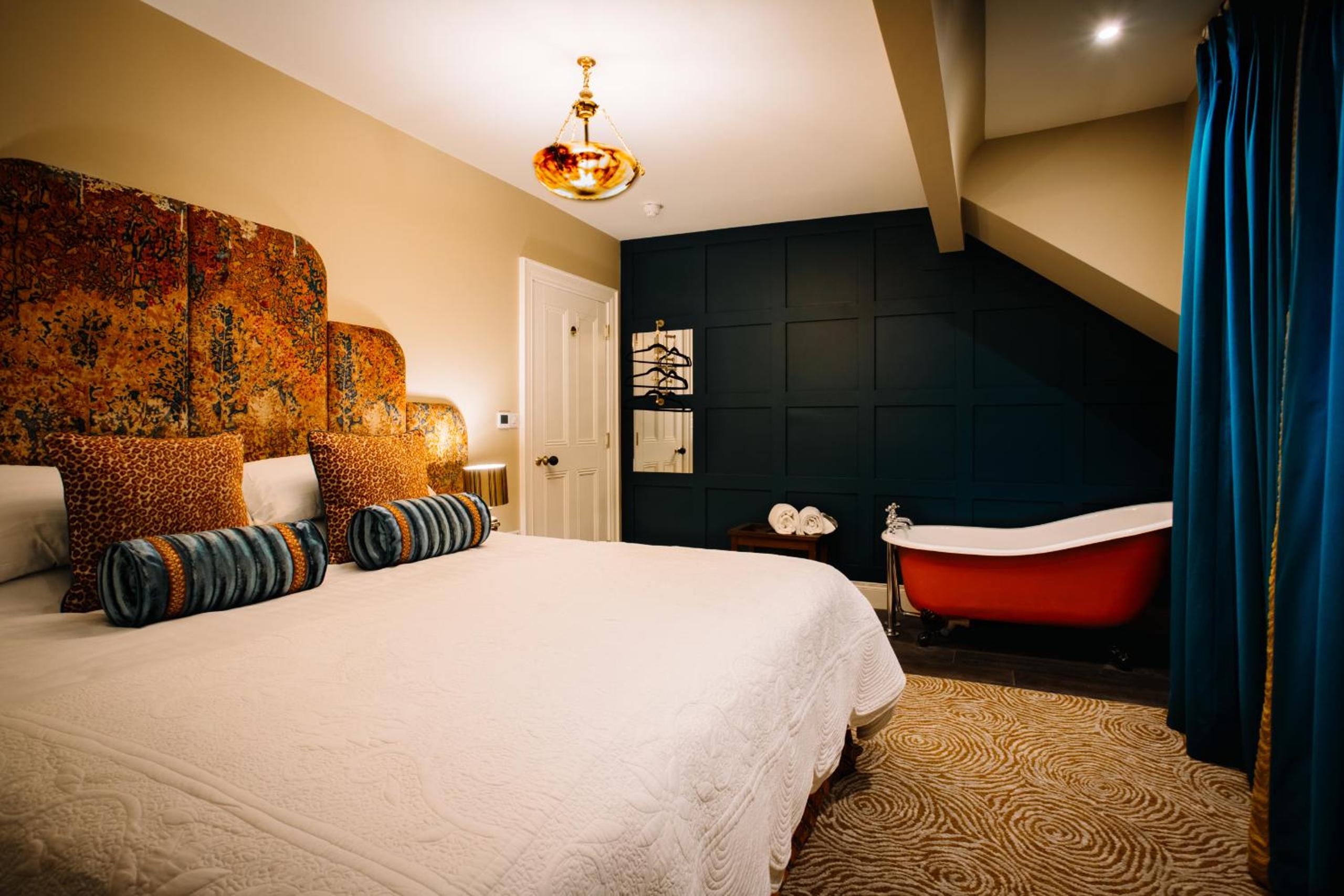 Double or Twin Room with Private Bathroom photo 2