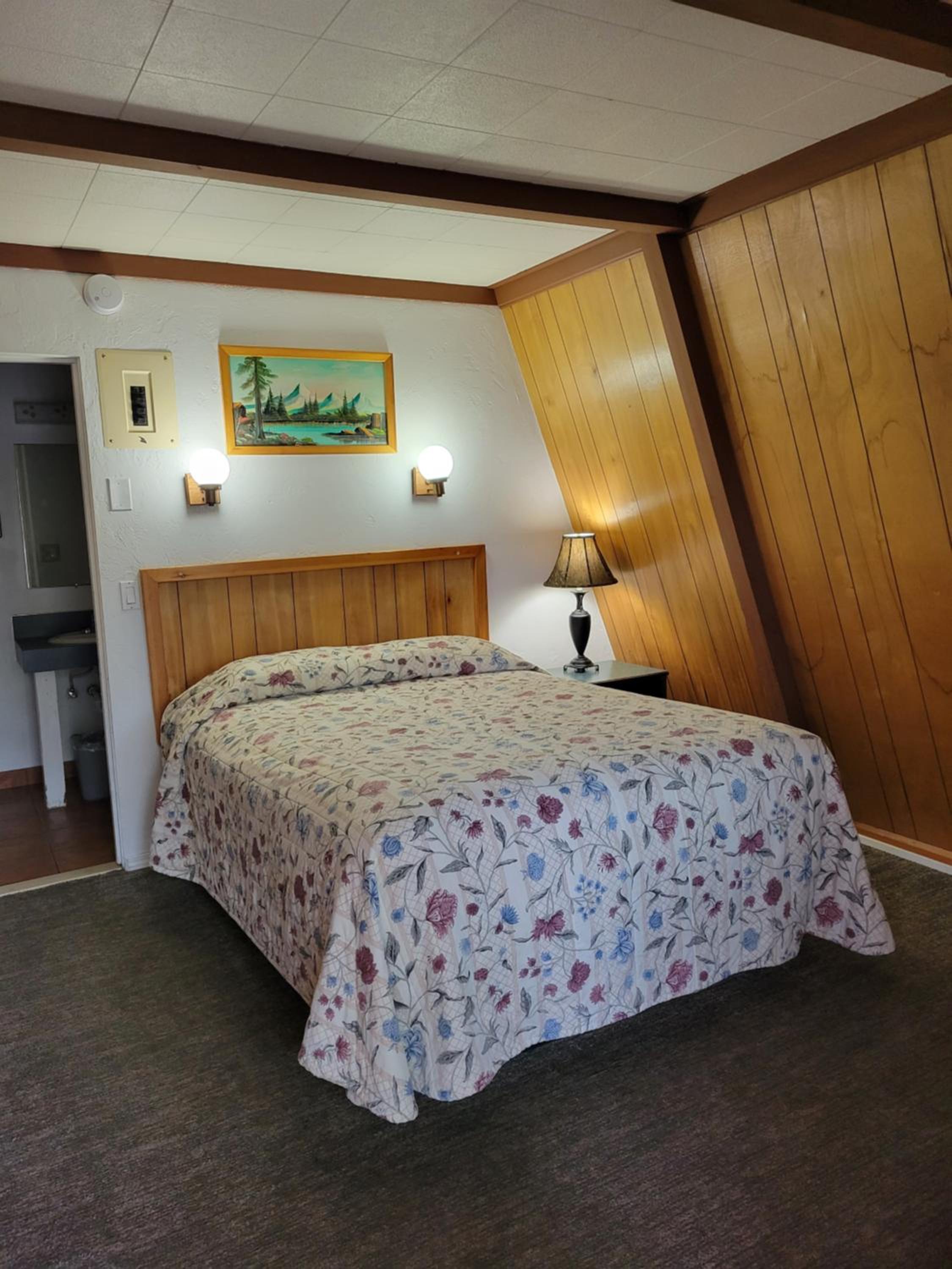 Deluxe Queen Room