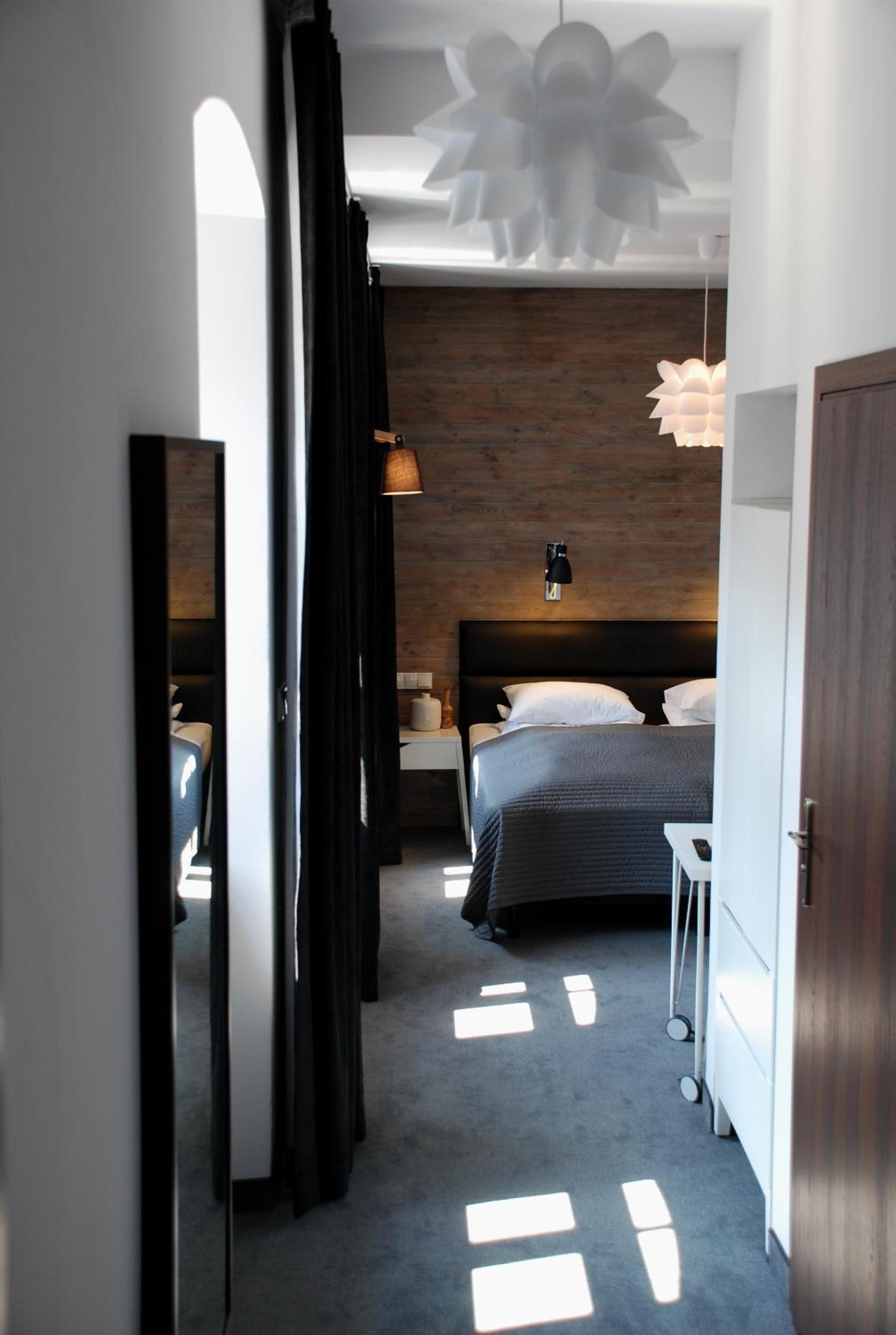 Twin Room - Photo 18
