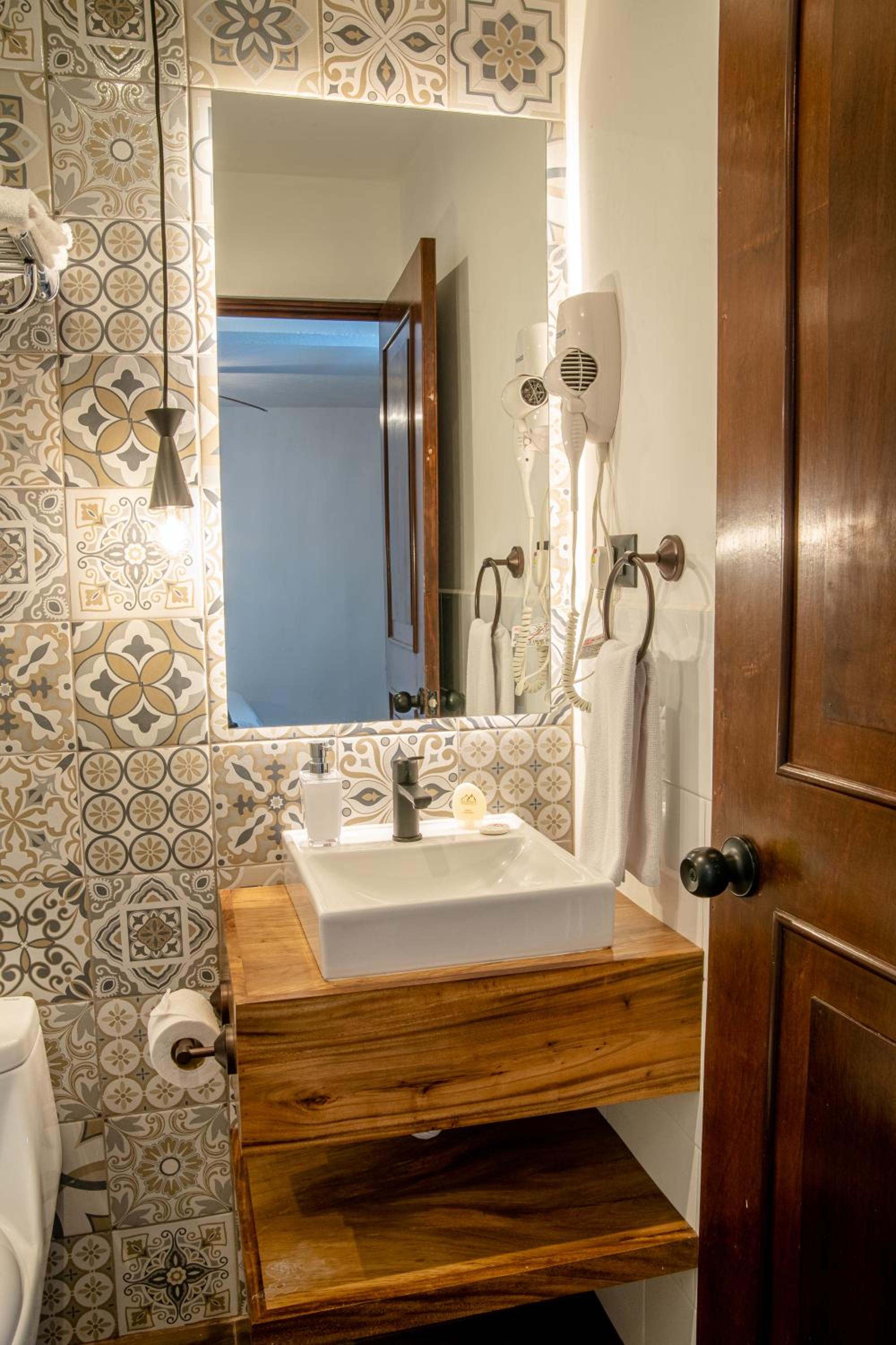 Triple Room with Private Bathroom photo 2