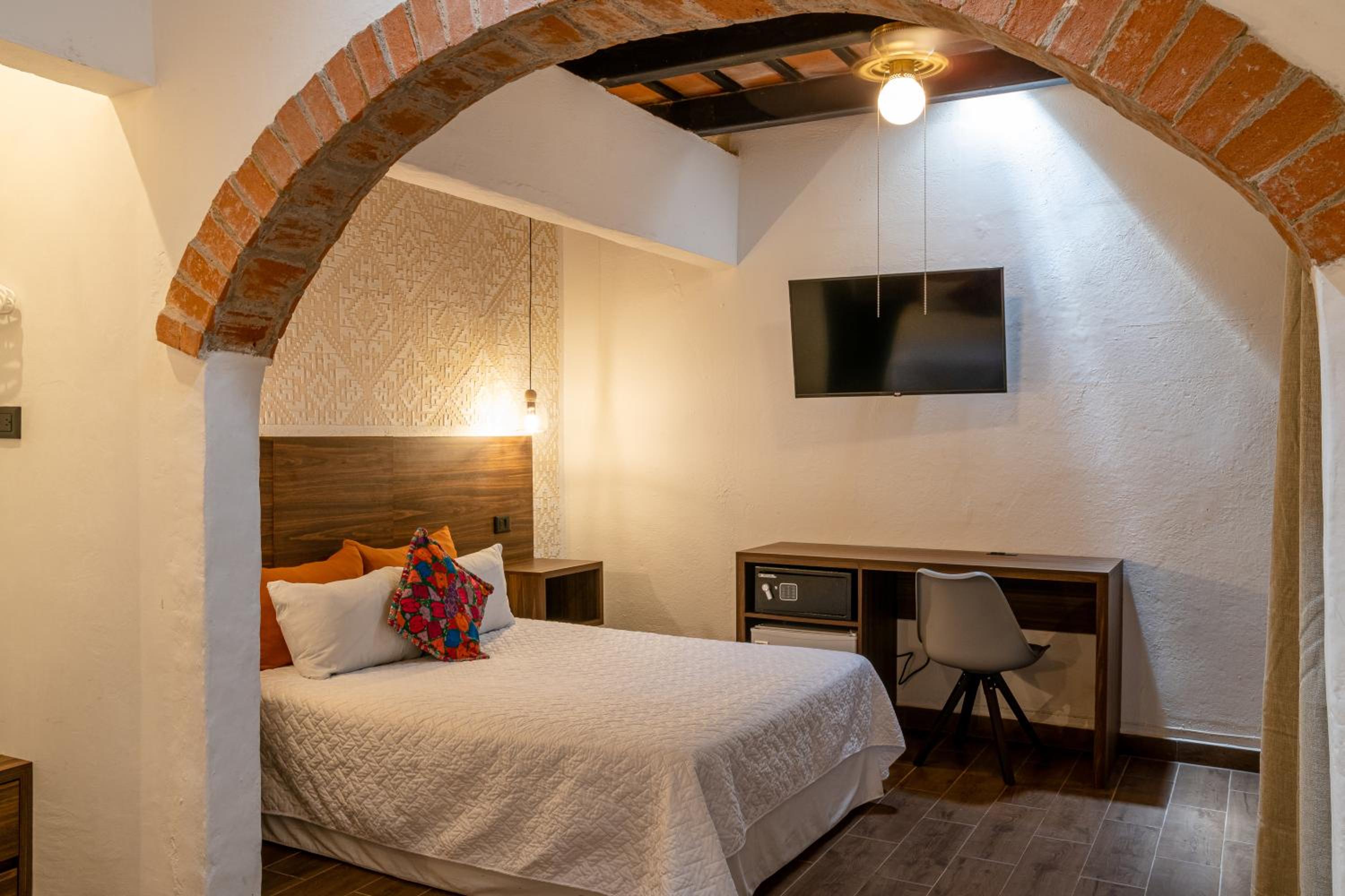 Double Room with Private Bathroom photo 2