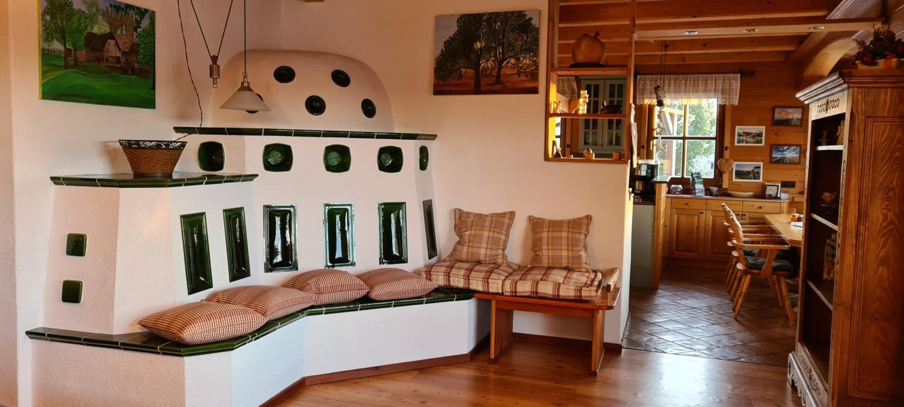 Five-Bedroom House photo 1